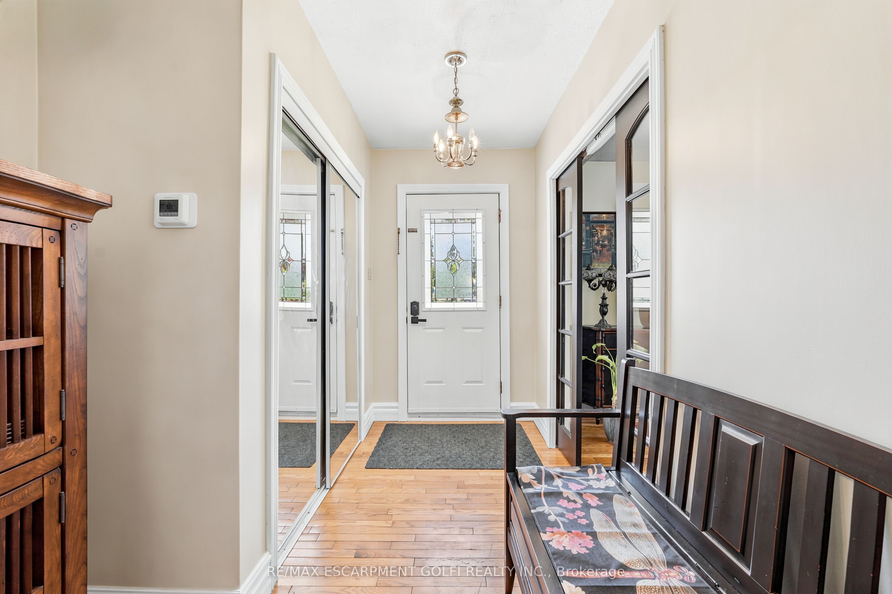 937 Park Avenue W, Burlington, ON L7T 1N8 photo 4
