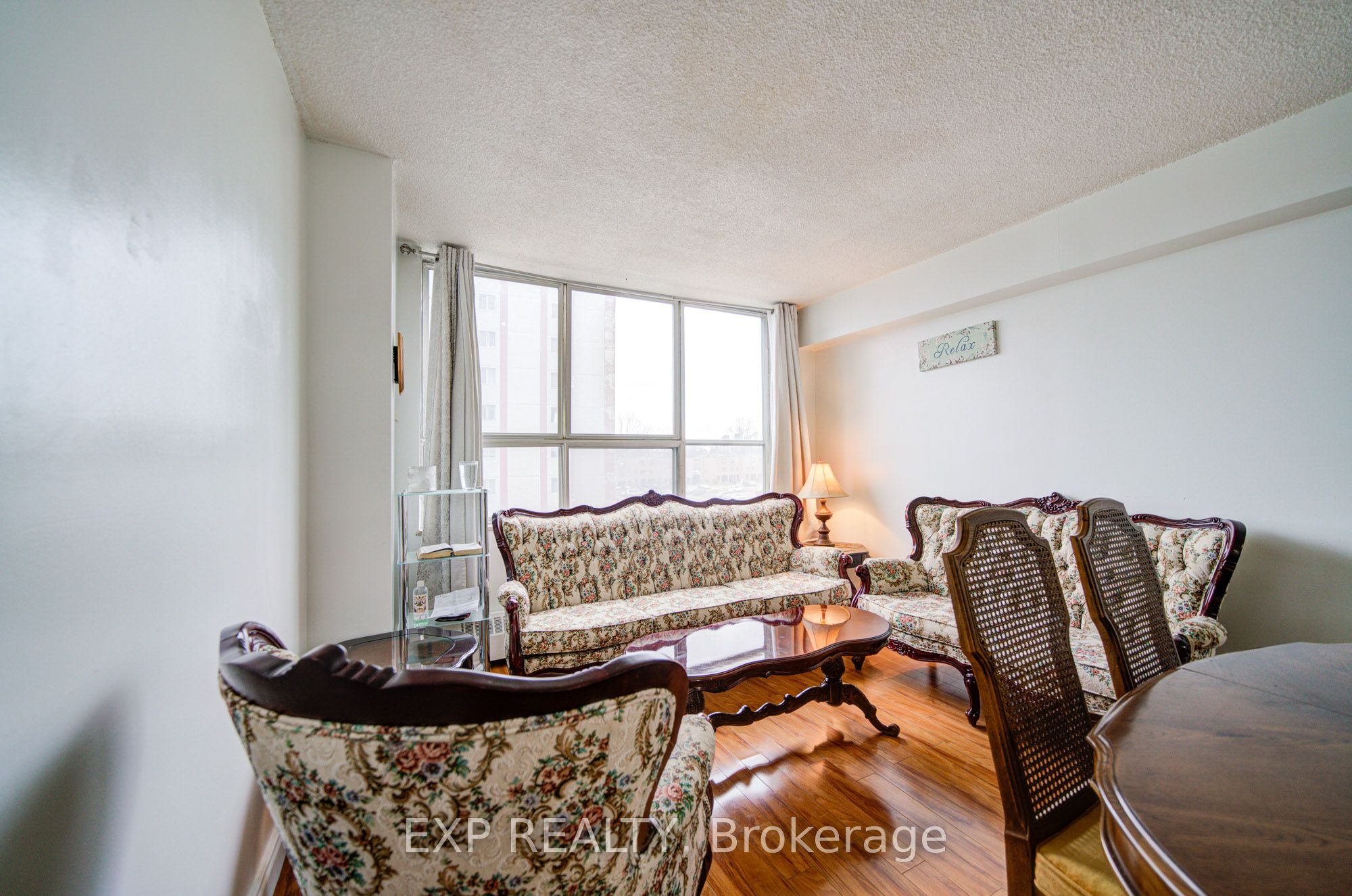 50 Lotherton Pathway 402, Toronto, ON M6B 2G8 photo 4
