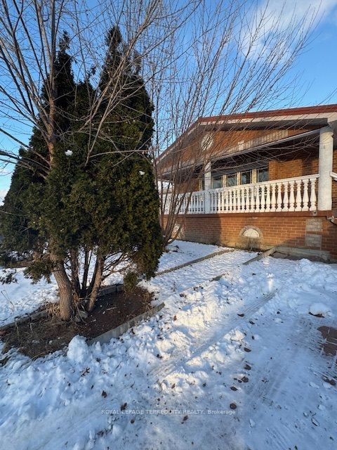 46 Orpington Crescent, Toronto, ON M9V 3E4 photo 3
