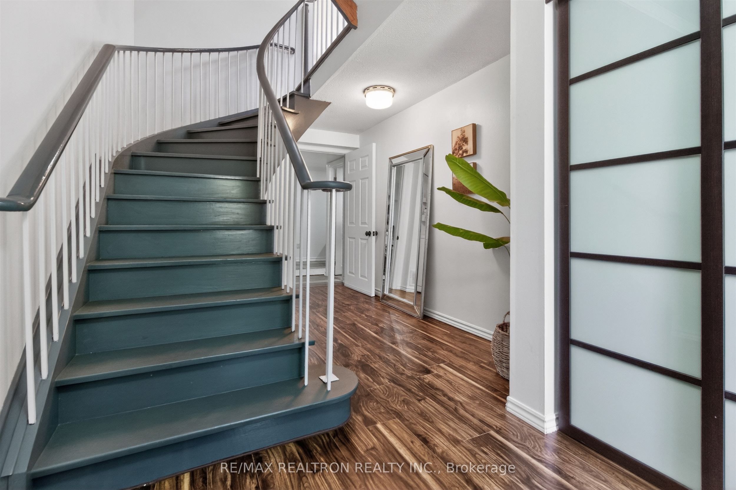 7077 Estoril Road 11, Mississauga, ON L5N 1N3 photo 2