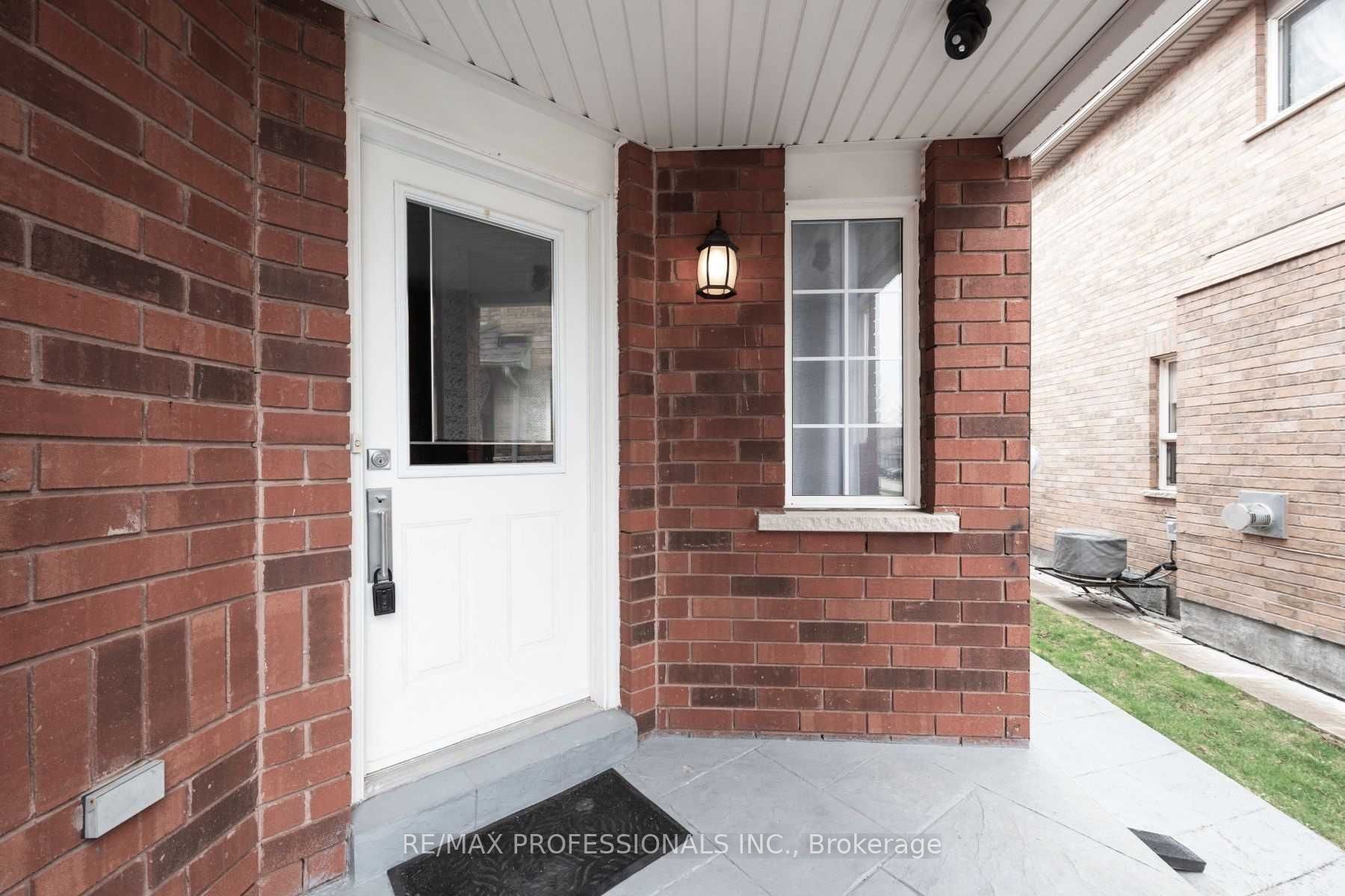 1362 Brookstar Drive, Oakville, ON L6M 3W1 photo 2