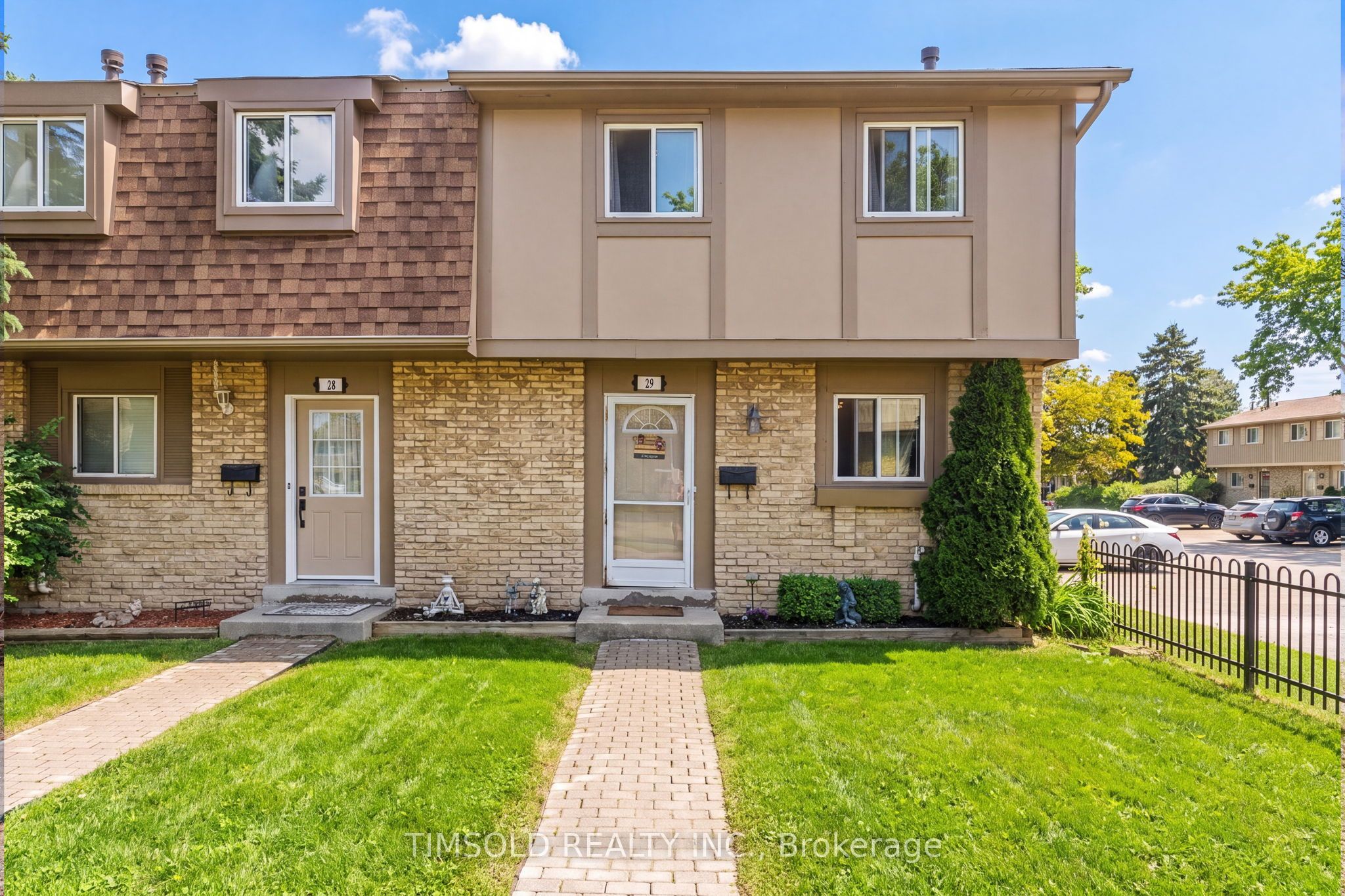 57 Hansen Road N 29, Brampton, ON L6V 3C6 photo 2