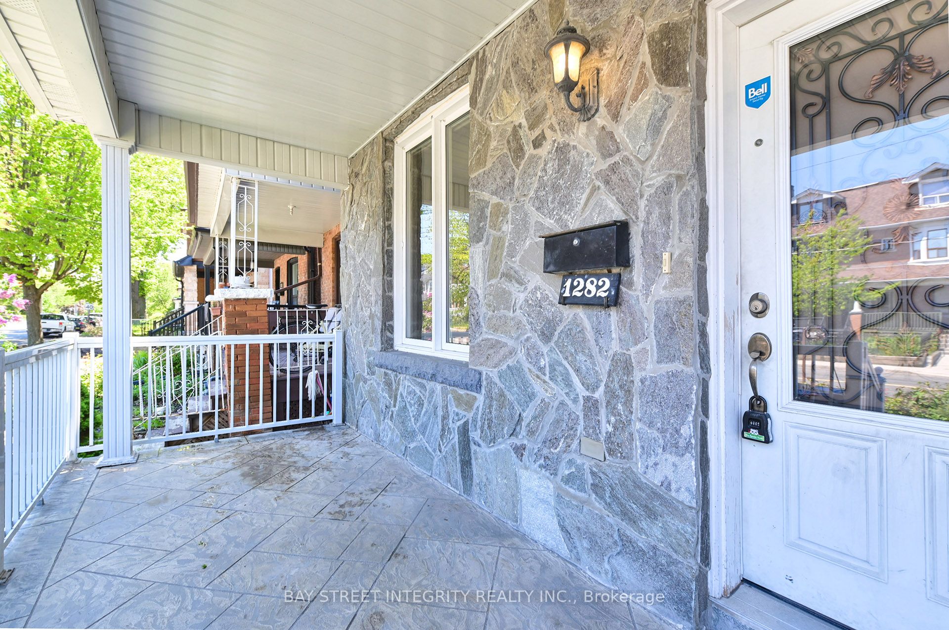 1282 Lansdowne Avenue, Toronto, ON M6H 3Z8 photo 2