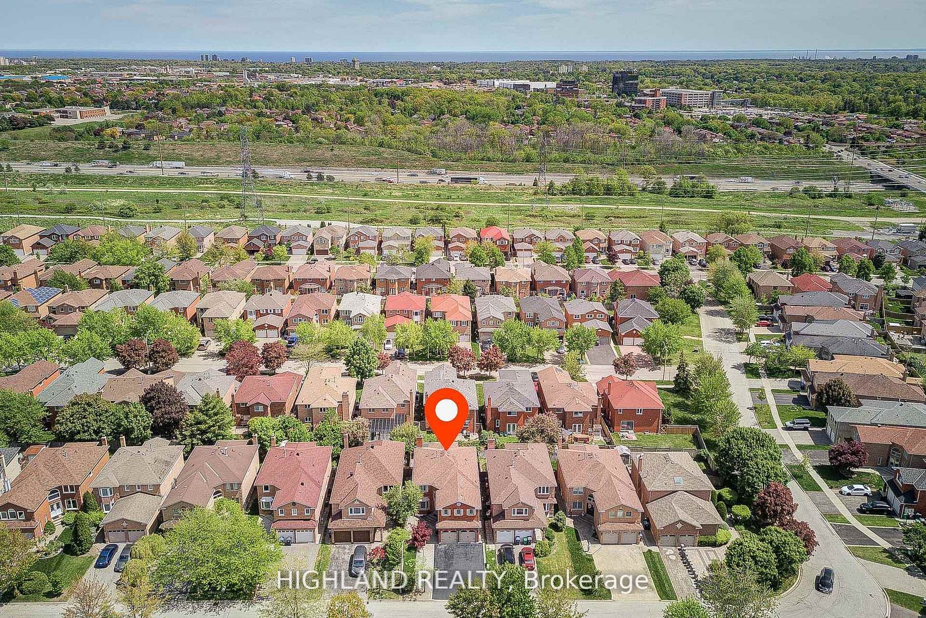 4781 Crystal Rose Drive, Mississauga, ON L5V 1G9 photo 4