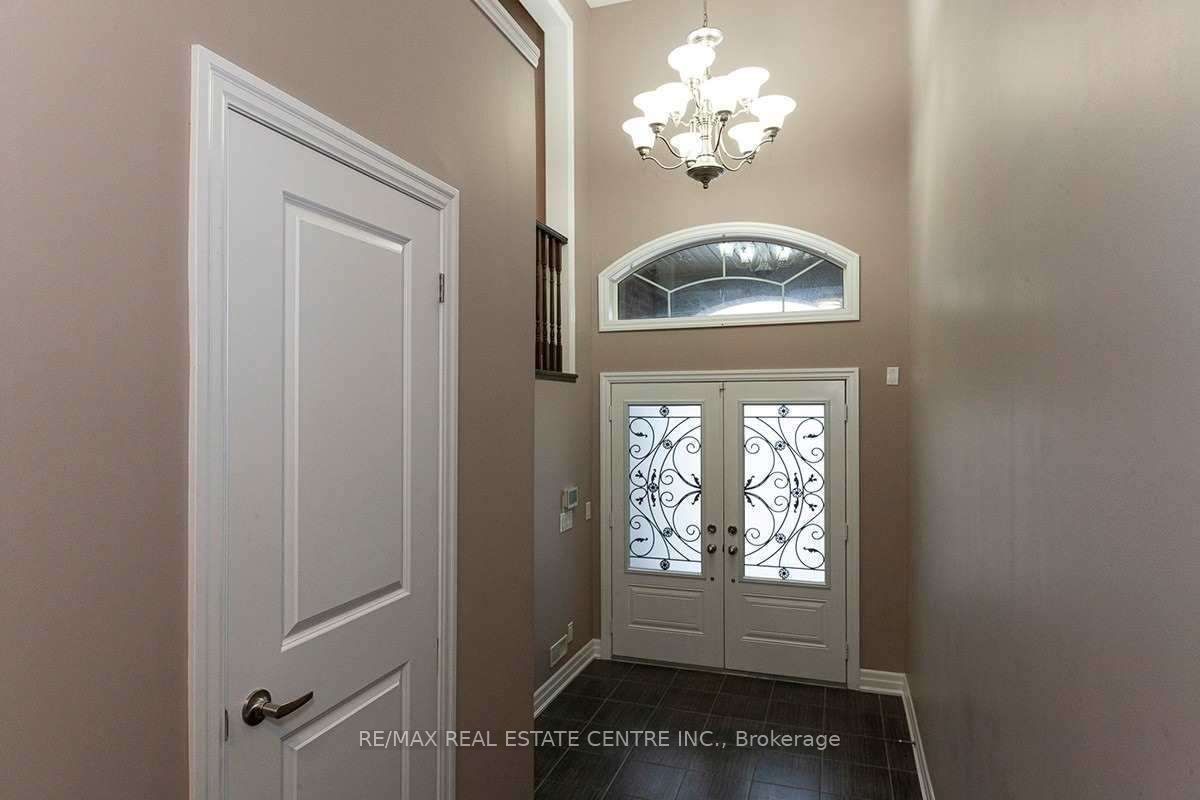 158 Rising Hill Ridge, Brampton, ON L6Y 6B1 photo 2