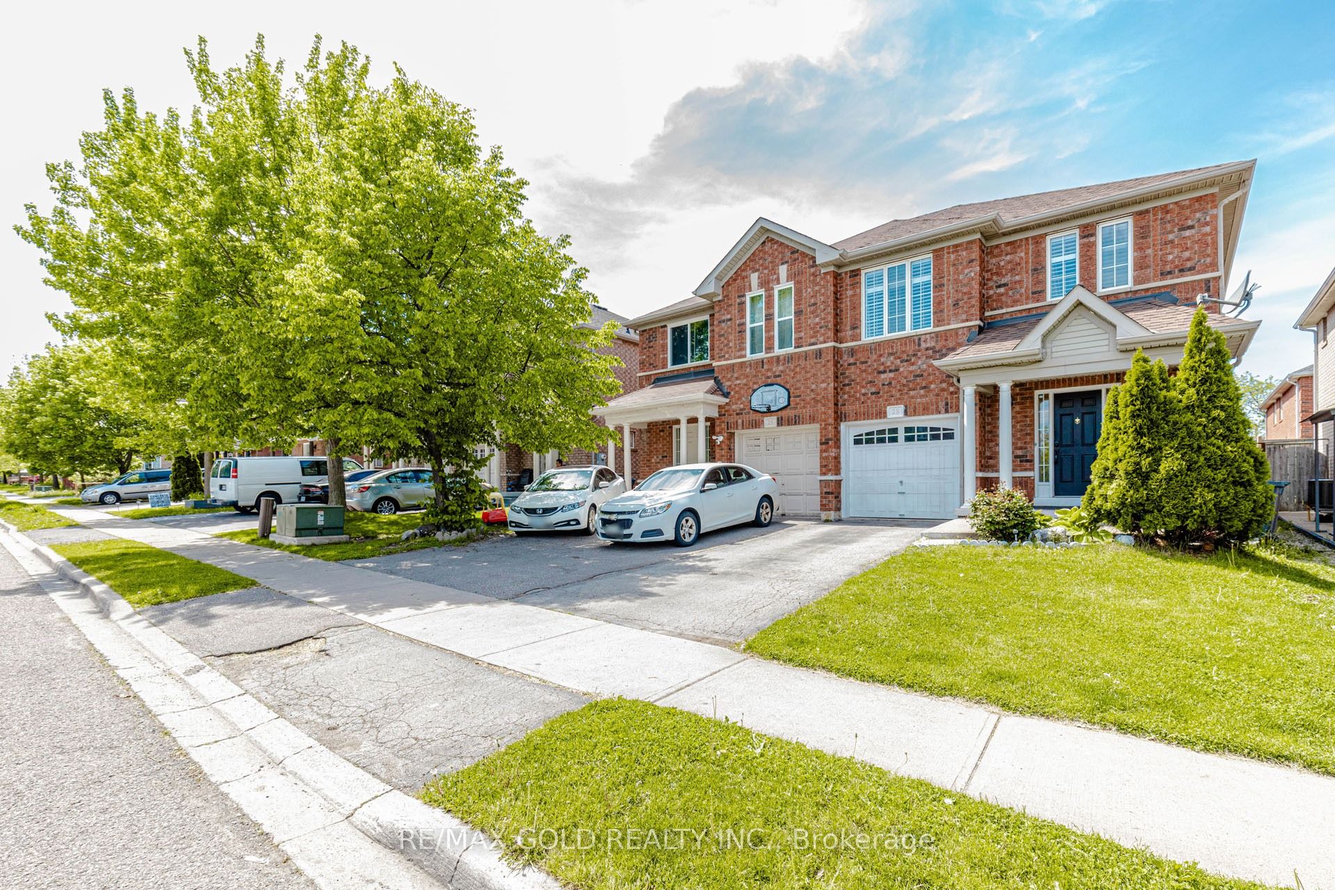 28 Rivermere Court, Brampton, ON L7A 1R4 photo 2