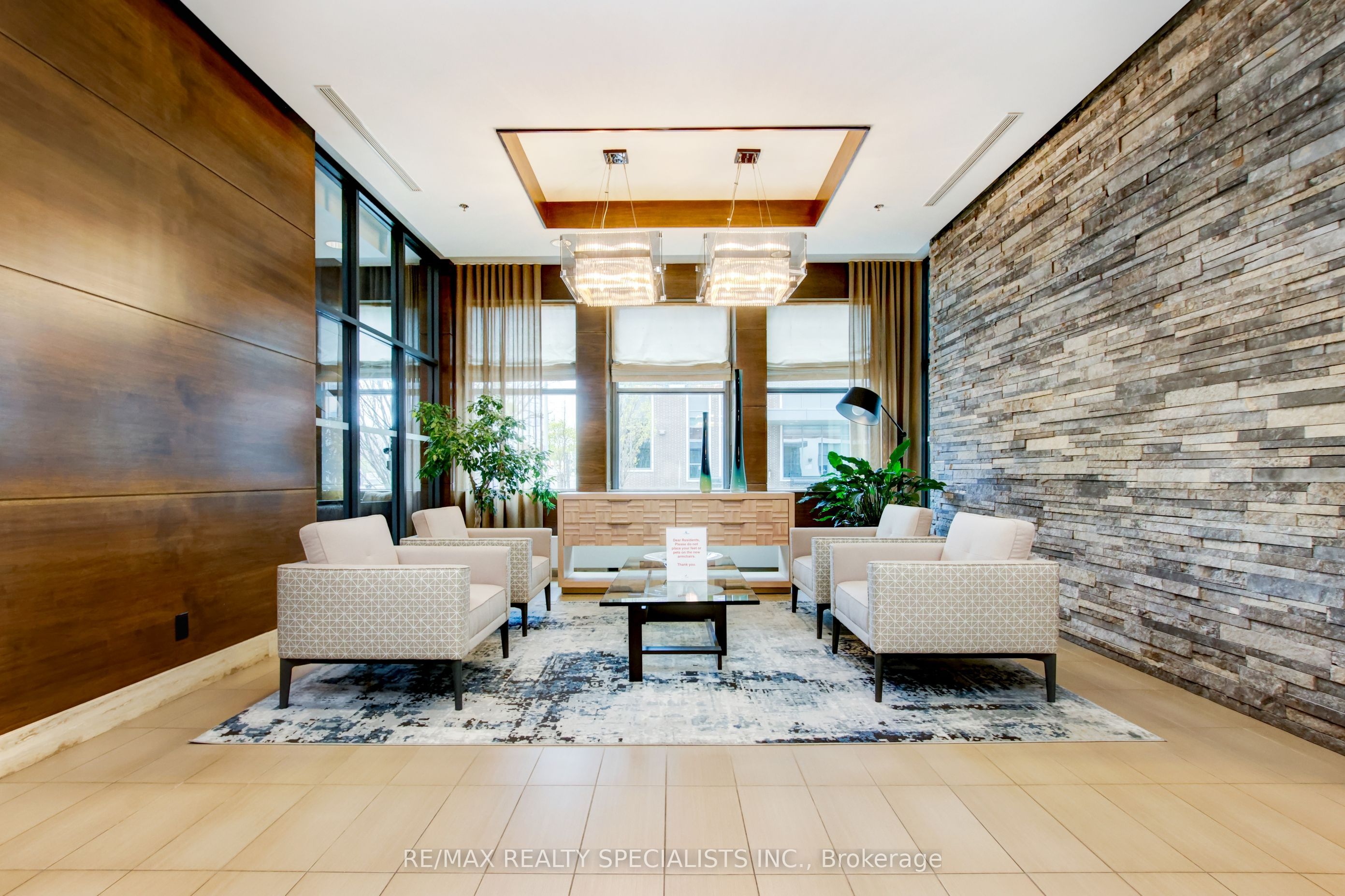 1 Hurontario Street 1005, Mississauga, ON L5G 0A3 photo 4