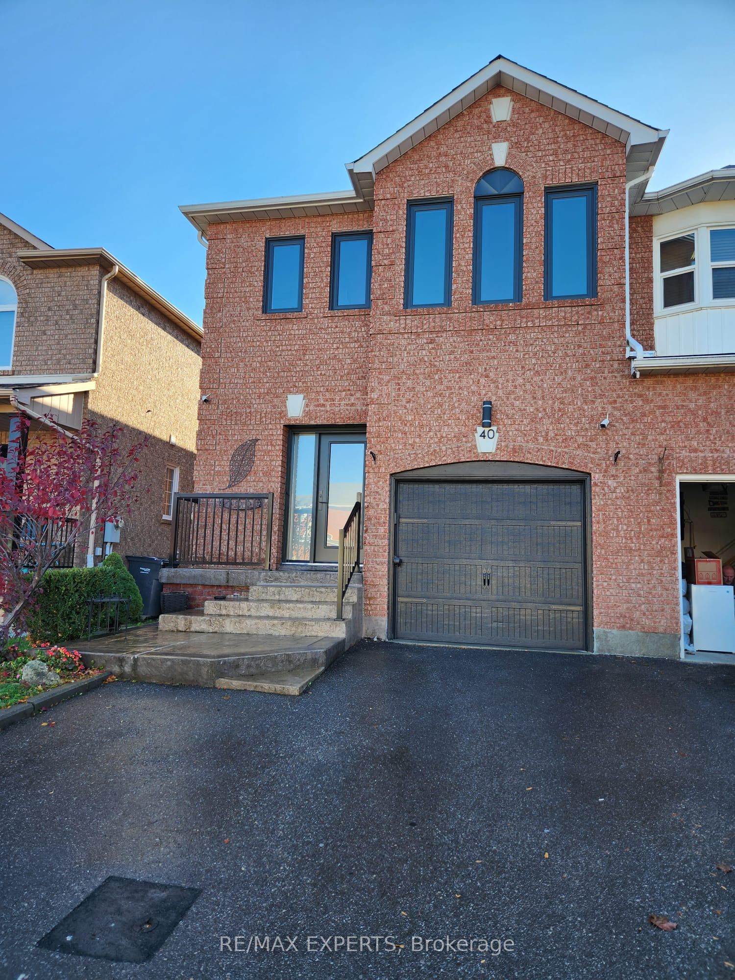 40 Waterbury Street, Caledon, ON L7E 1X4 photo 2