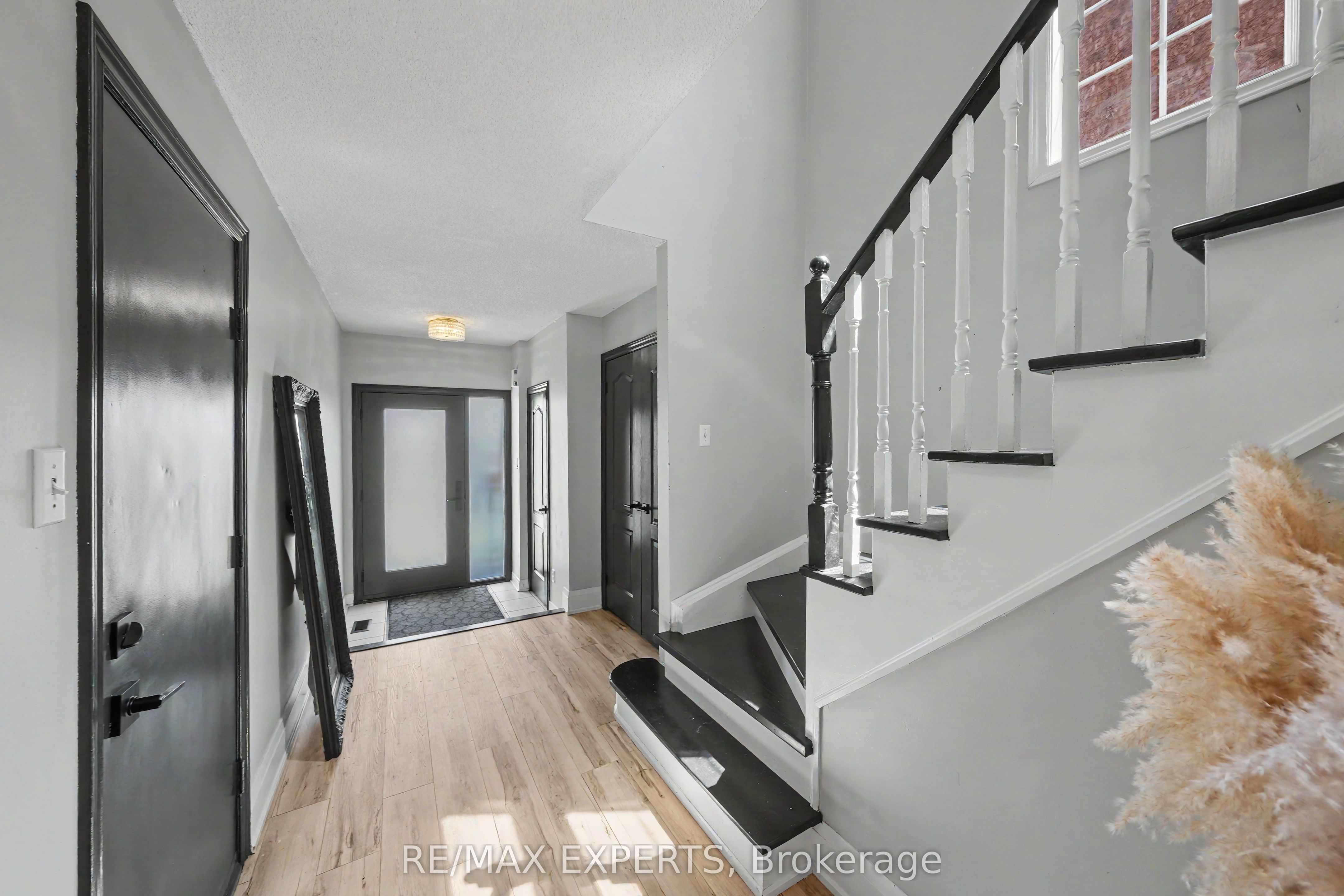 40 Waterbury Street, Caledon, ON L7E 1X4 photo 3
