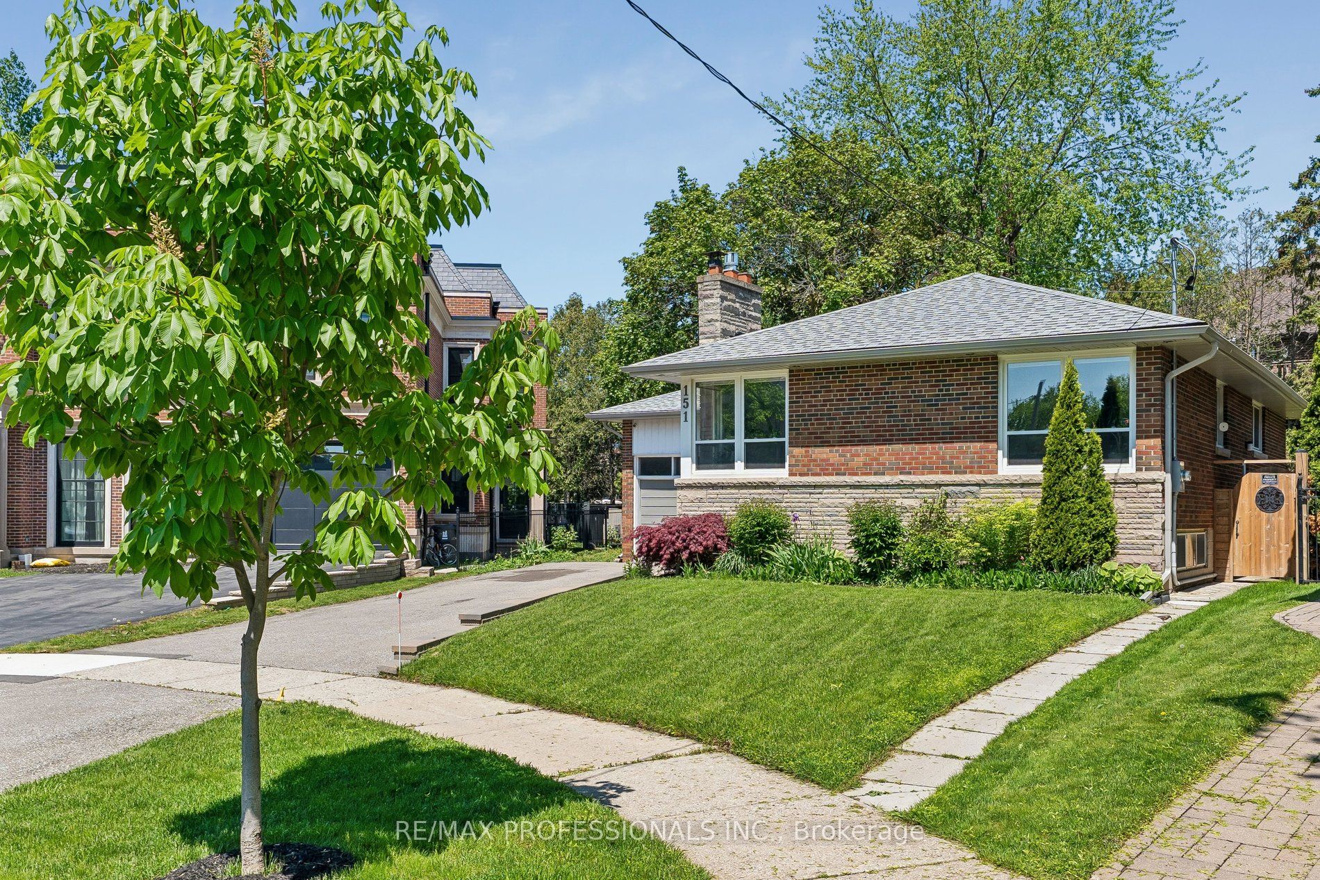 151 Perry Crescent, Toronto, ON M9A 1K8 photo 2