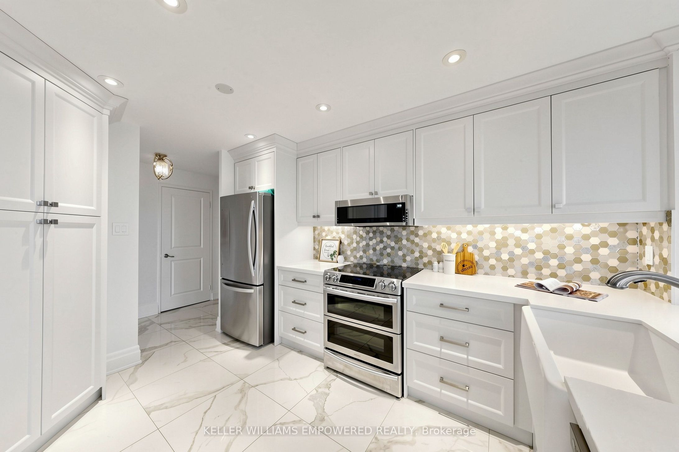 1320 Islington Avenue 701, Toronto, ON M9A 5C6 photo 3