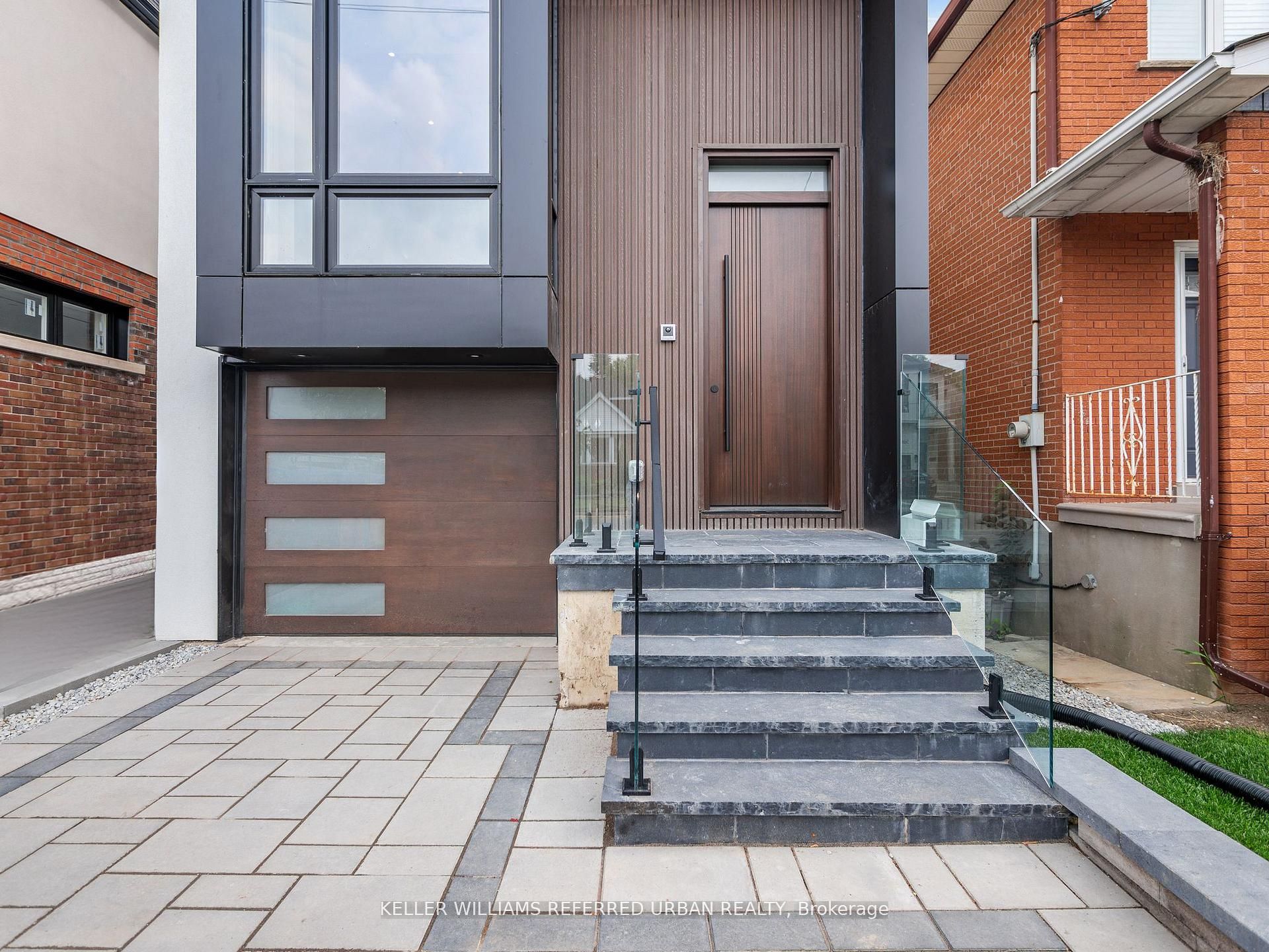 327 Melrose Street, Toronto, ON M8Z 1G7 photo 4