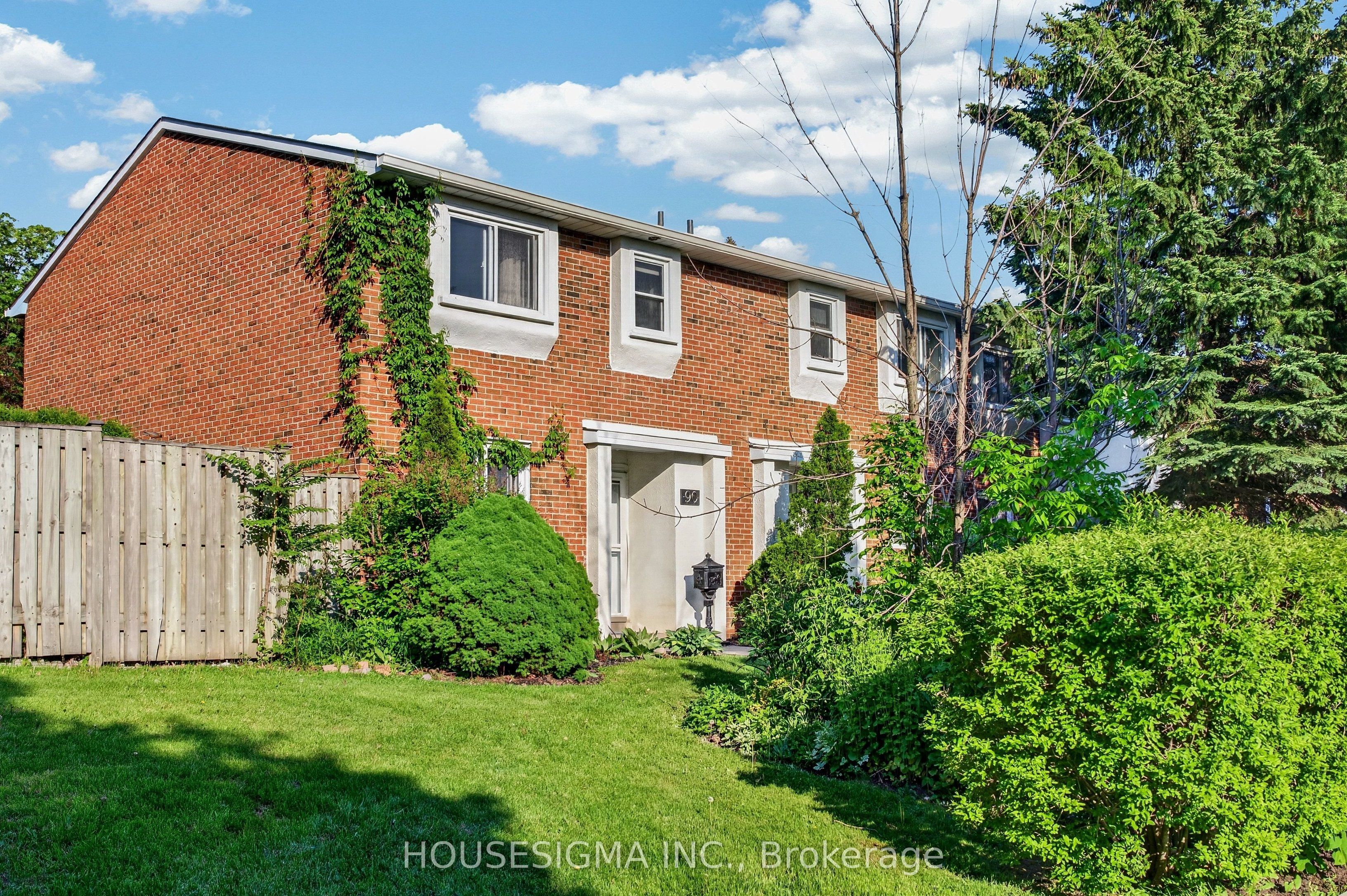 15 Centennial Park Road S 90, Toronto, ON M9C 4W8