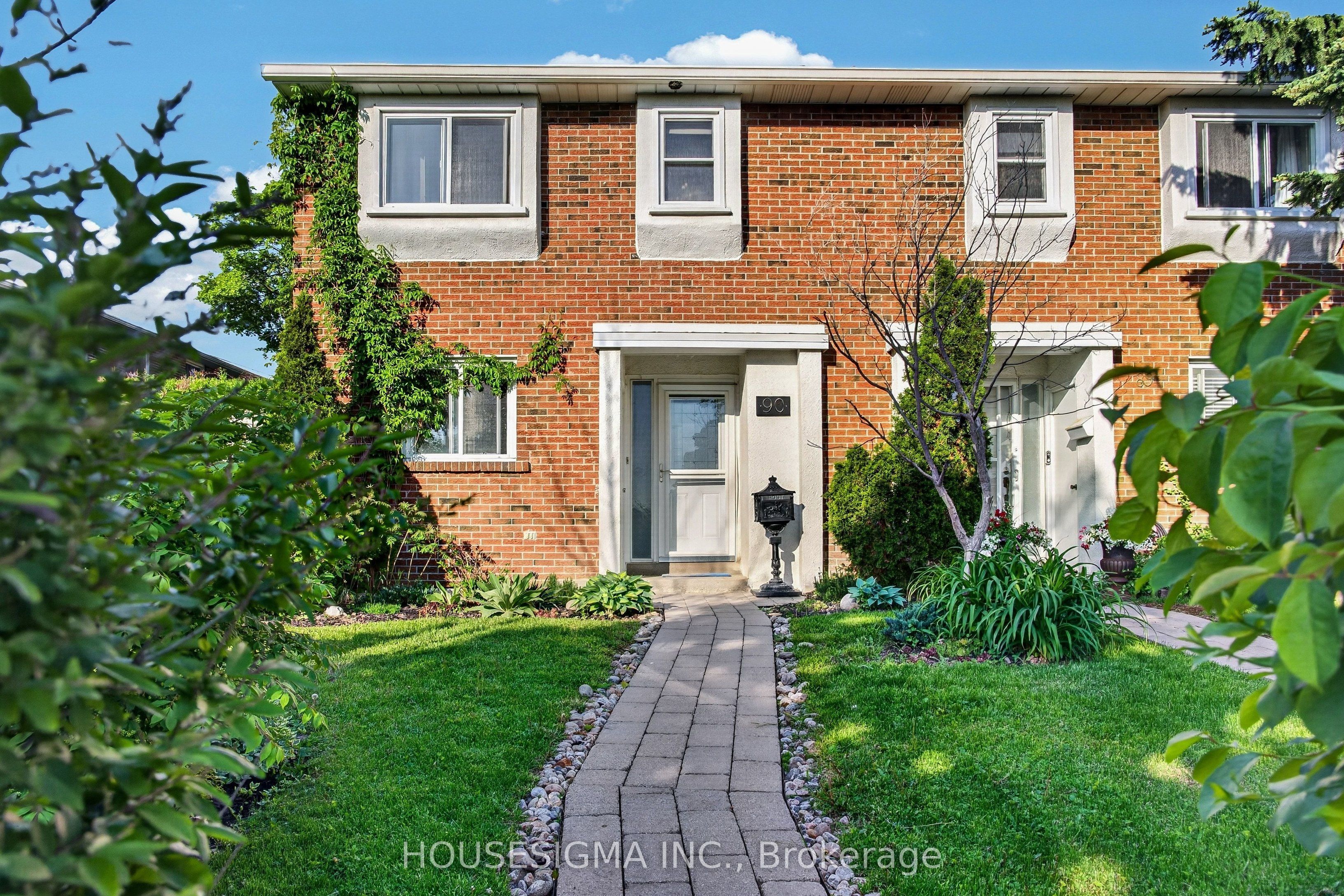 15 Centennial Park Road S 90, Toronto, ON M9C 4W8 photo 2