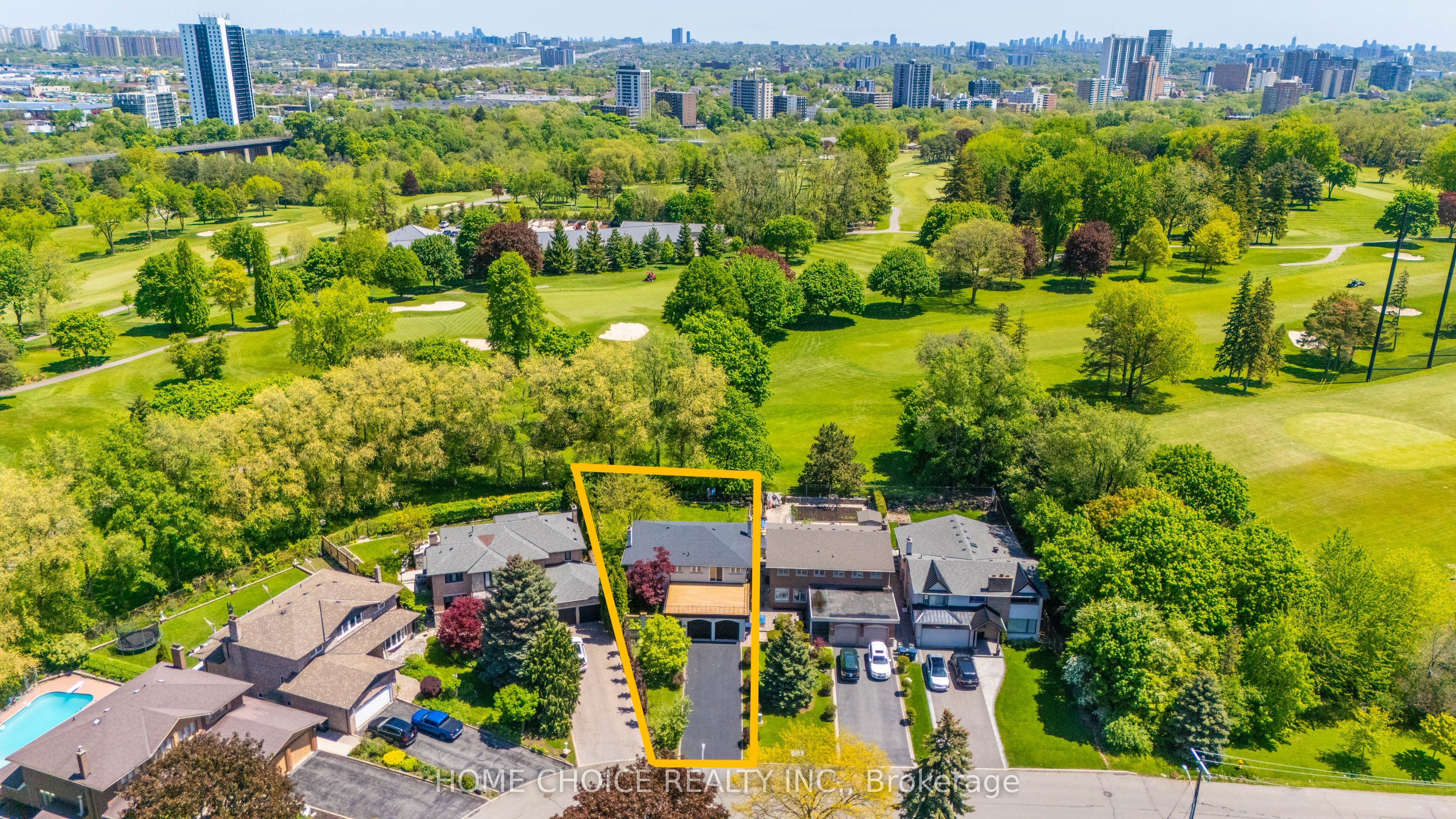 43 Golfwood Heights E, Toronto, ON M9P 3L8 photo 2