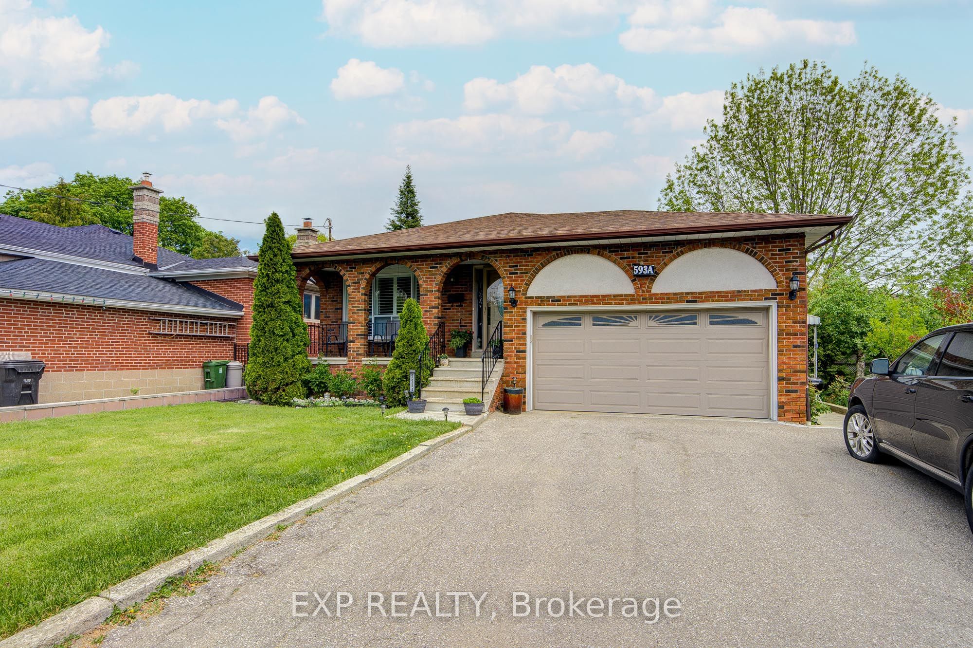 593A Scarlett Road N, Toronto, ON M9P 2S6 photo 2