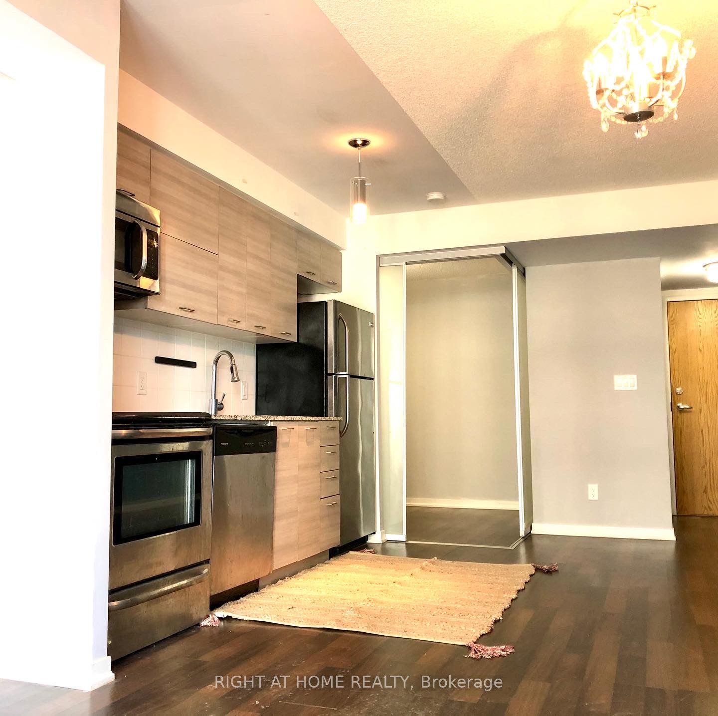 20 Joe Shuster Way 1005, Toronto, ON M6K 0A3 photo 3