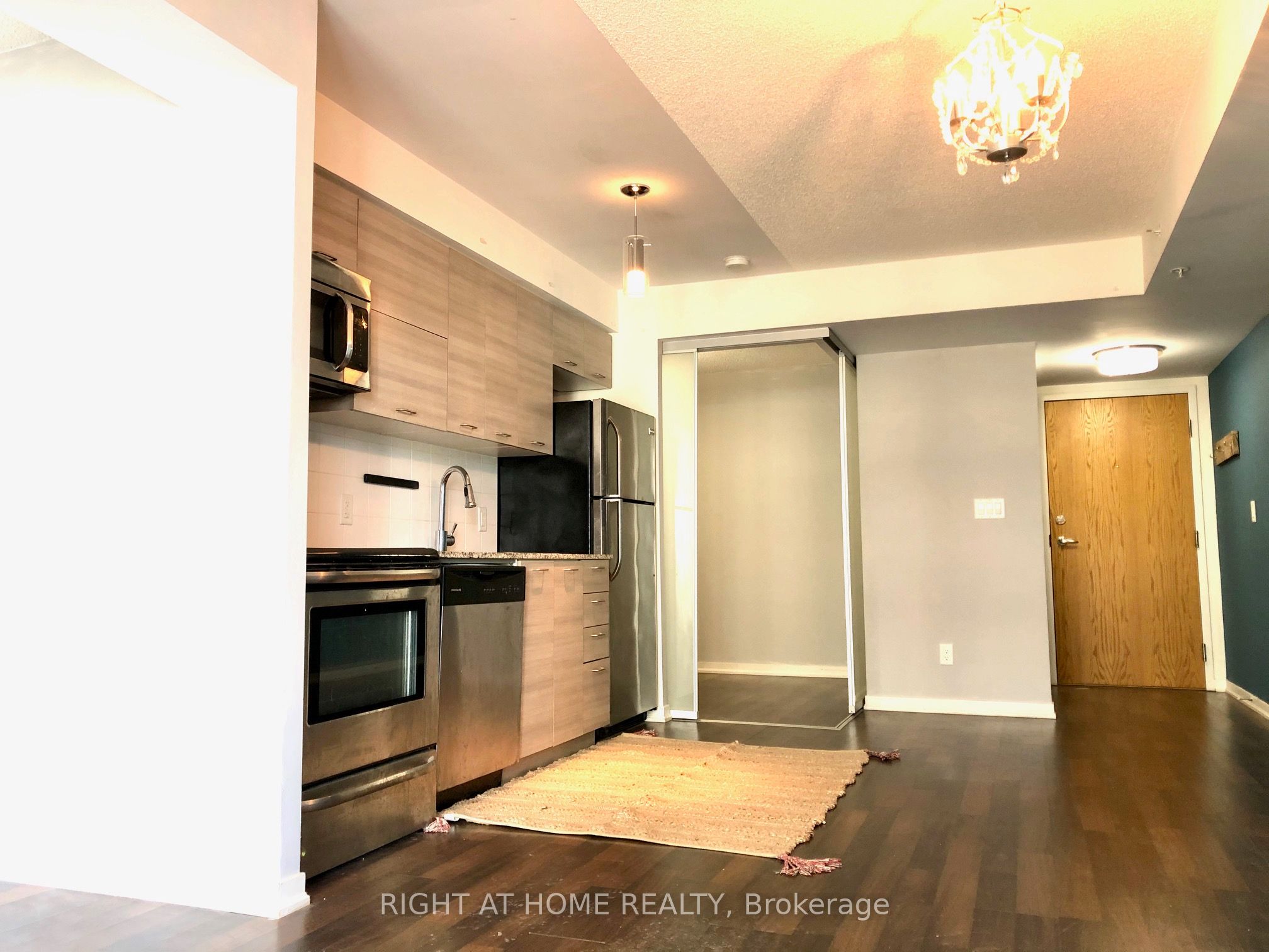 20 Joe Shuster Way 1005, Toronto, ON M6K 0A3 photo 4