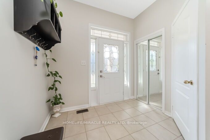 22 Raccoon Street, Brampton, ON L6S 6L3 photo 5
