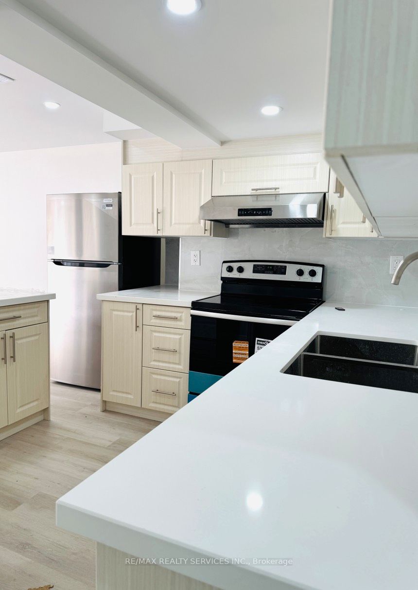 9 Enclave Trail Basement, Brampton, ON L6R 4B3 photo 5