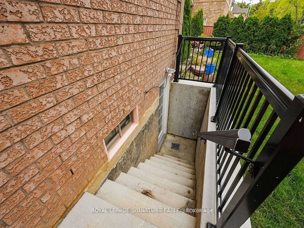 5955 Leeside Crescent Basement, Mississauga, ON L5M 5L8 photo 4
