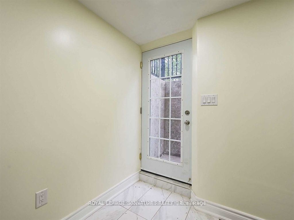 5955 Leeside Crescent Basement, Mississauga, ON L5M 5L8 photo 5