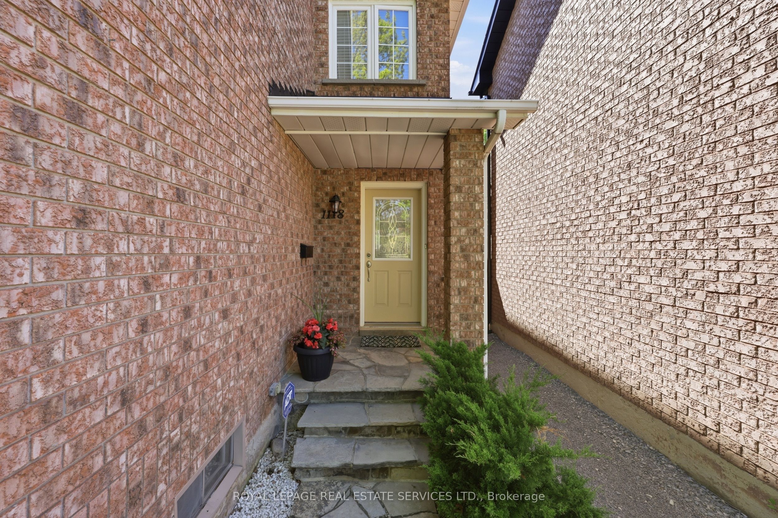 1118 Glen Valley Road, Oakville, ON L6M 3K8 photo 3