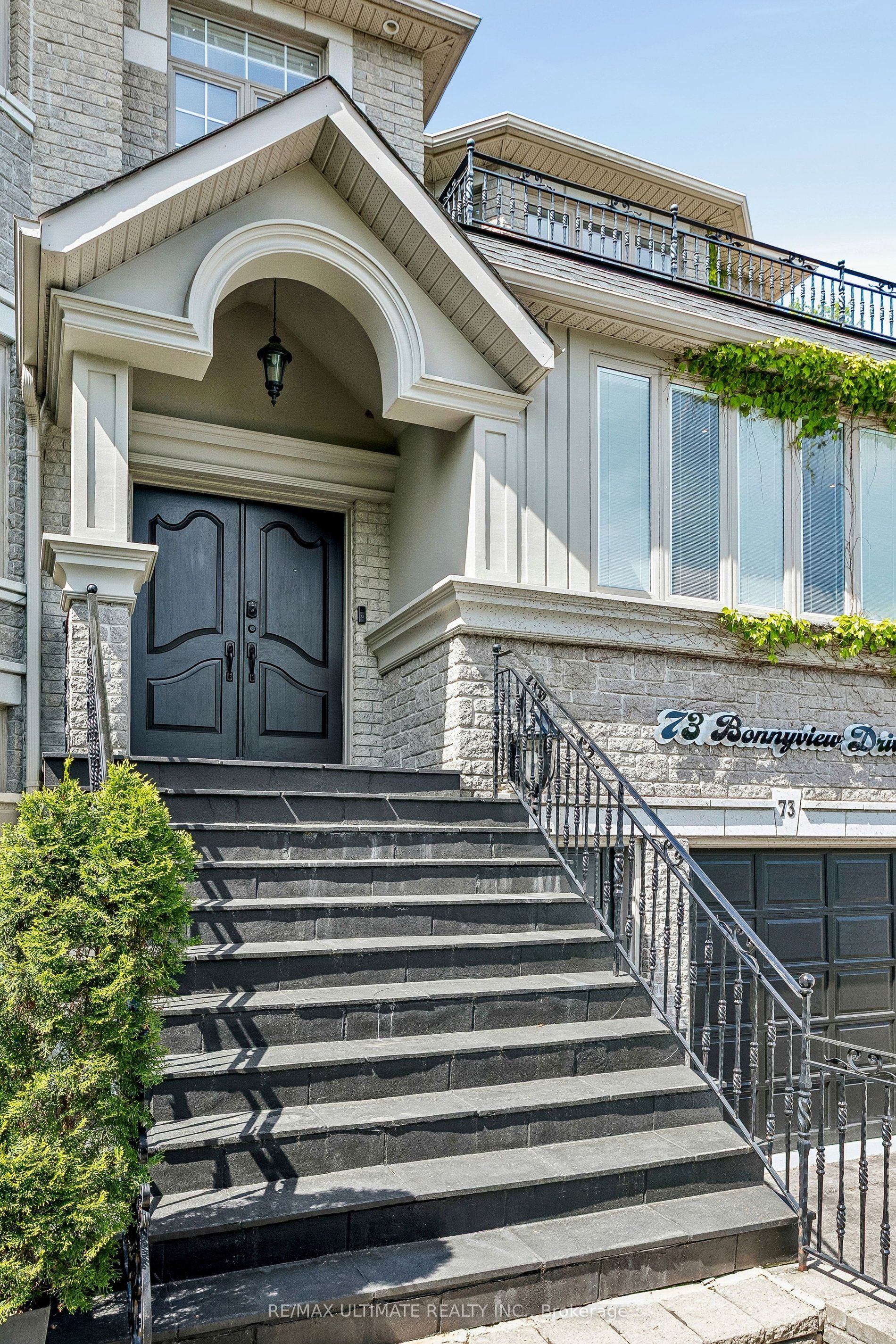 73 Bonnyview Drive, Toronto, ON M8Y 3G7 photo 3