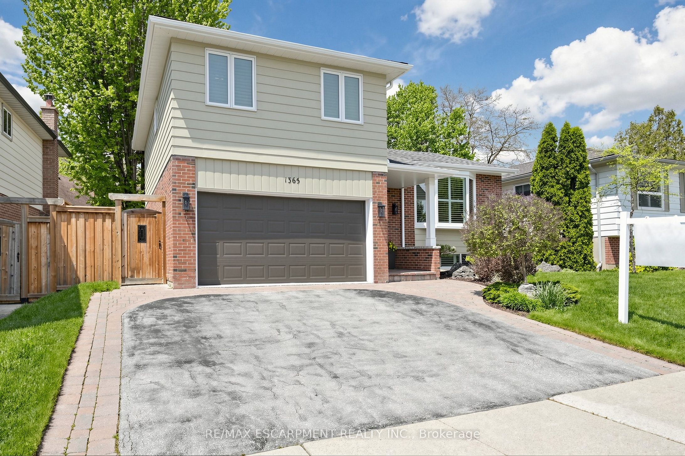 1365 Ester Drive, Burlington, ON L7P 1L4 photo 3