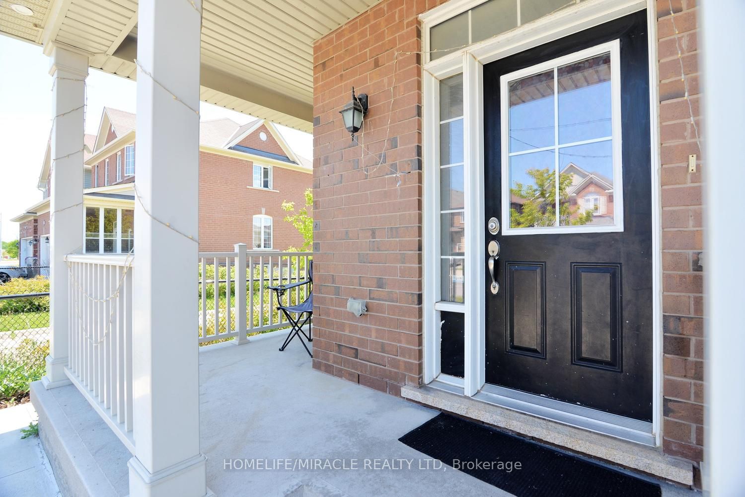 8 Robert Parkinson Drive, Brampton, ON L7A 0Y3 photo 3
