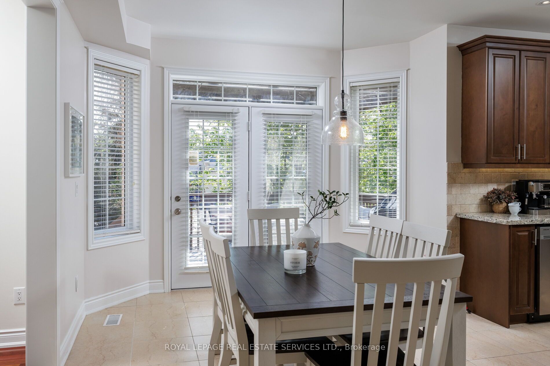 147 Innville Crescent, Oakville, ON L6L 0B8 photo 3