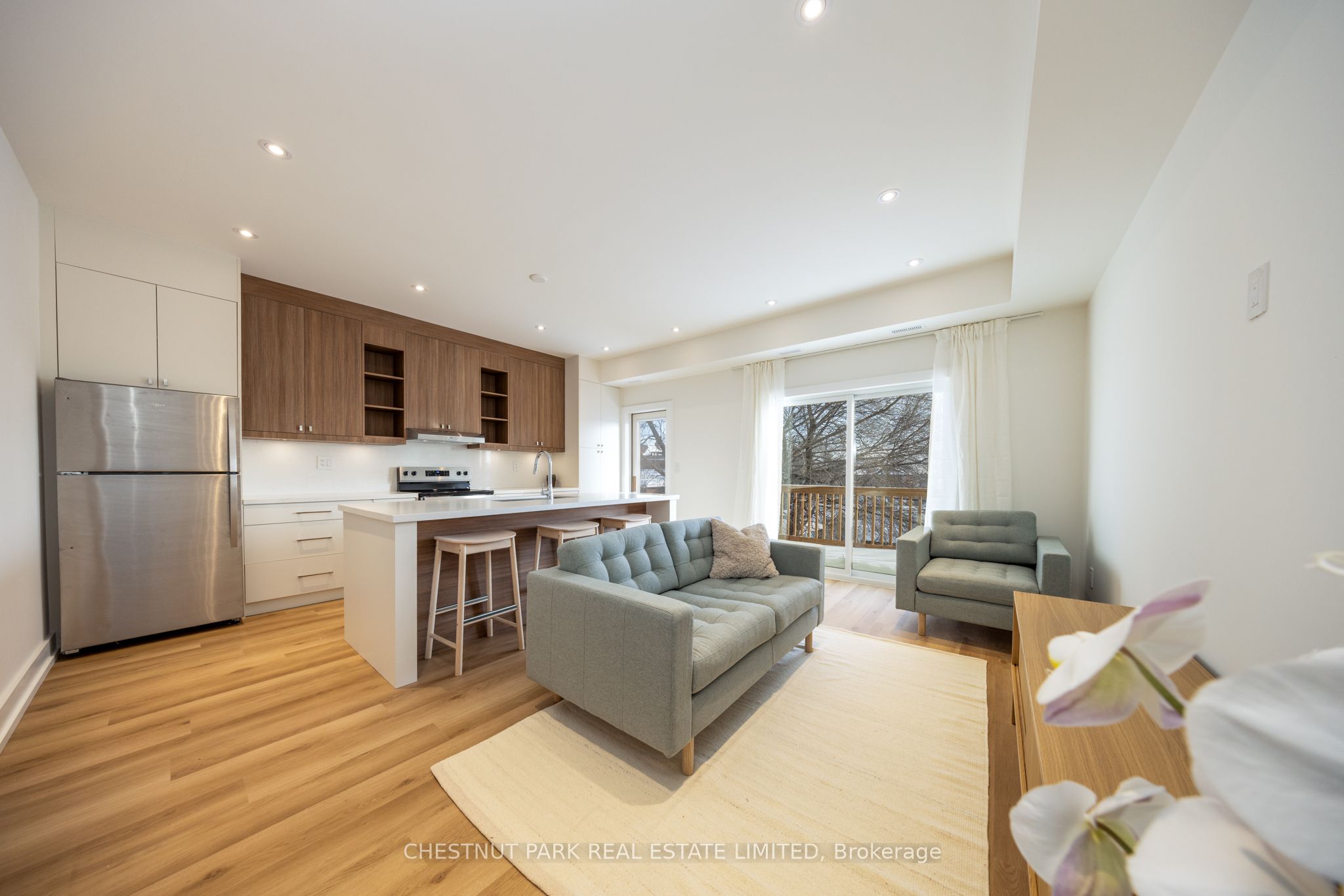 29 Hatherley Road D, Toronto, ON M6E 1V8 photo 3