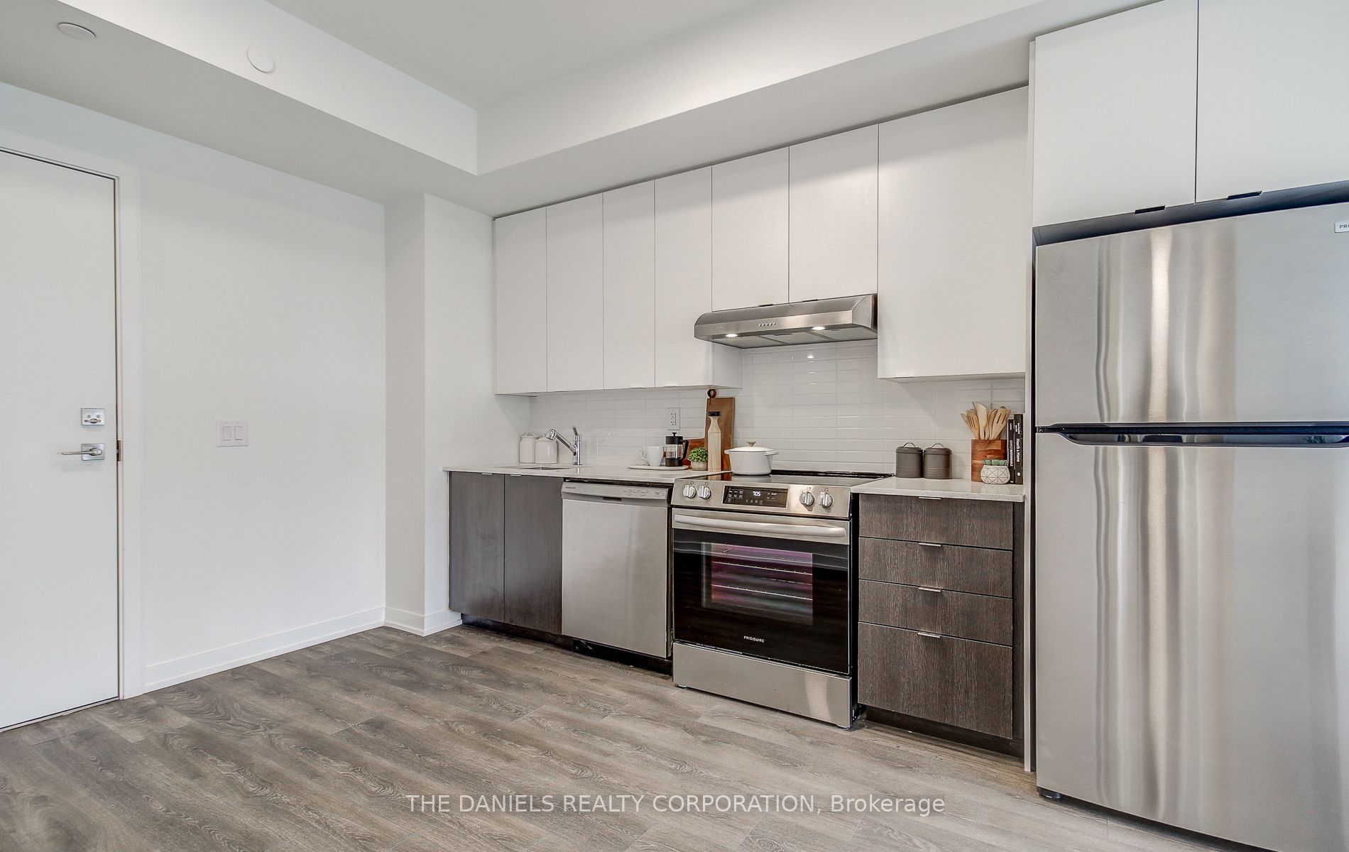 165 Canon Jackson Drive 211, Toronto, ON M6M 0C4 photo 3
