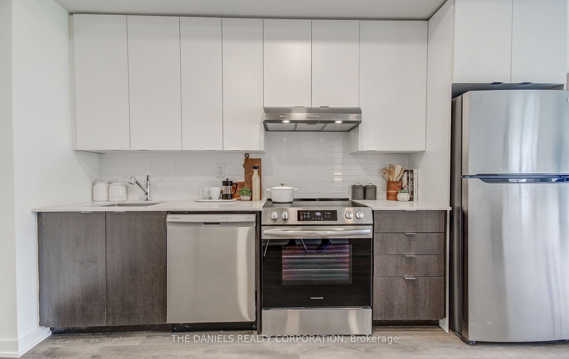 165 Canon Jackson Drive 211, Toronto, ON M6M 0C4 photo 4