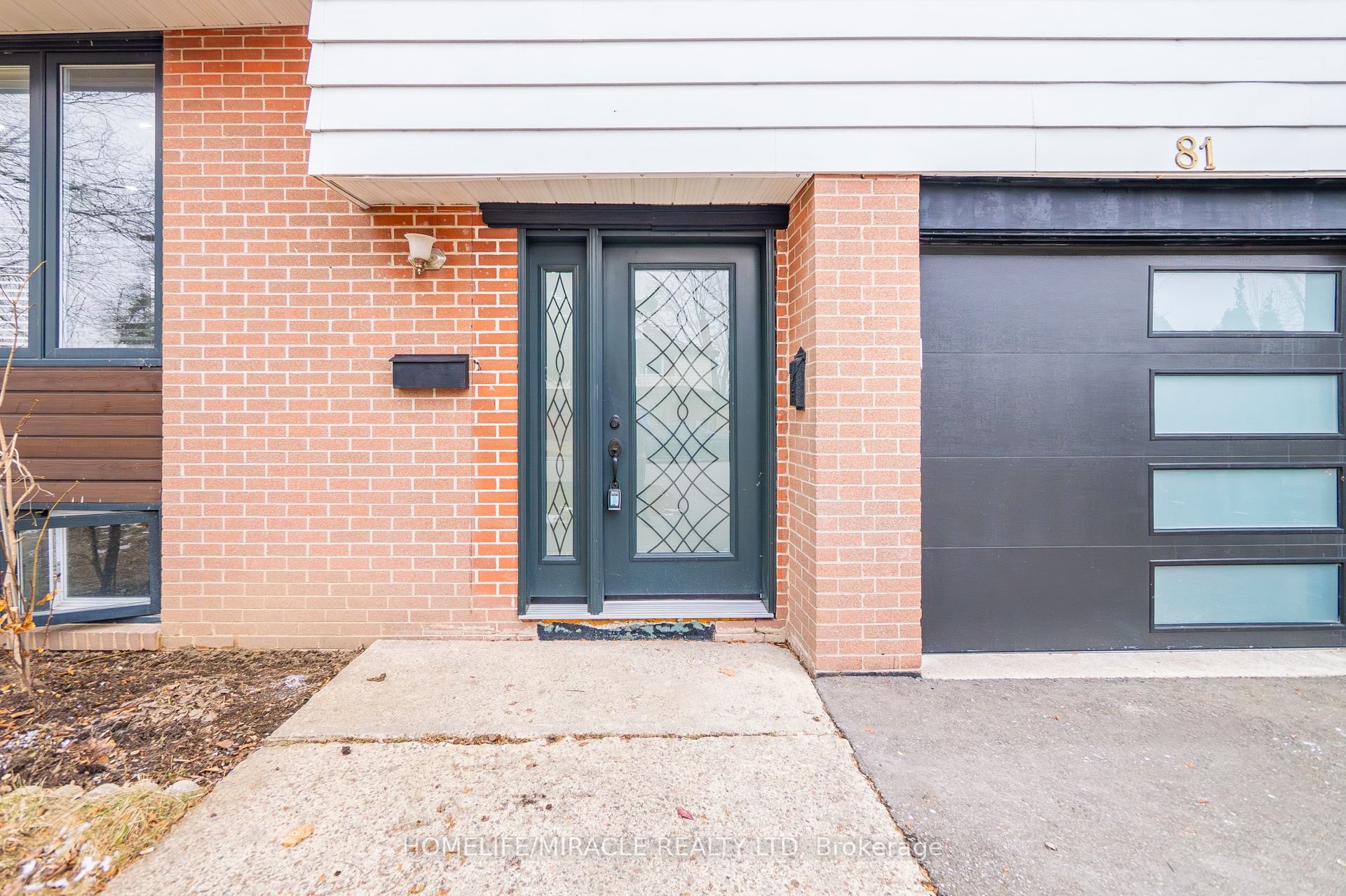 81 Watson Crescent, Brampton, ON L6W 1E5 photo 3