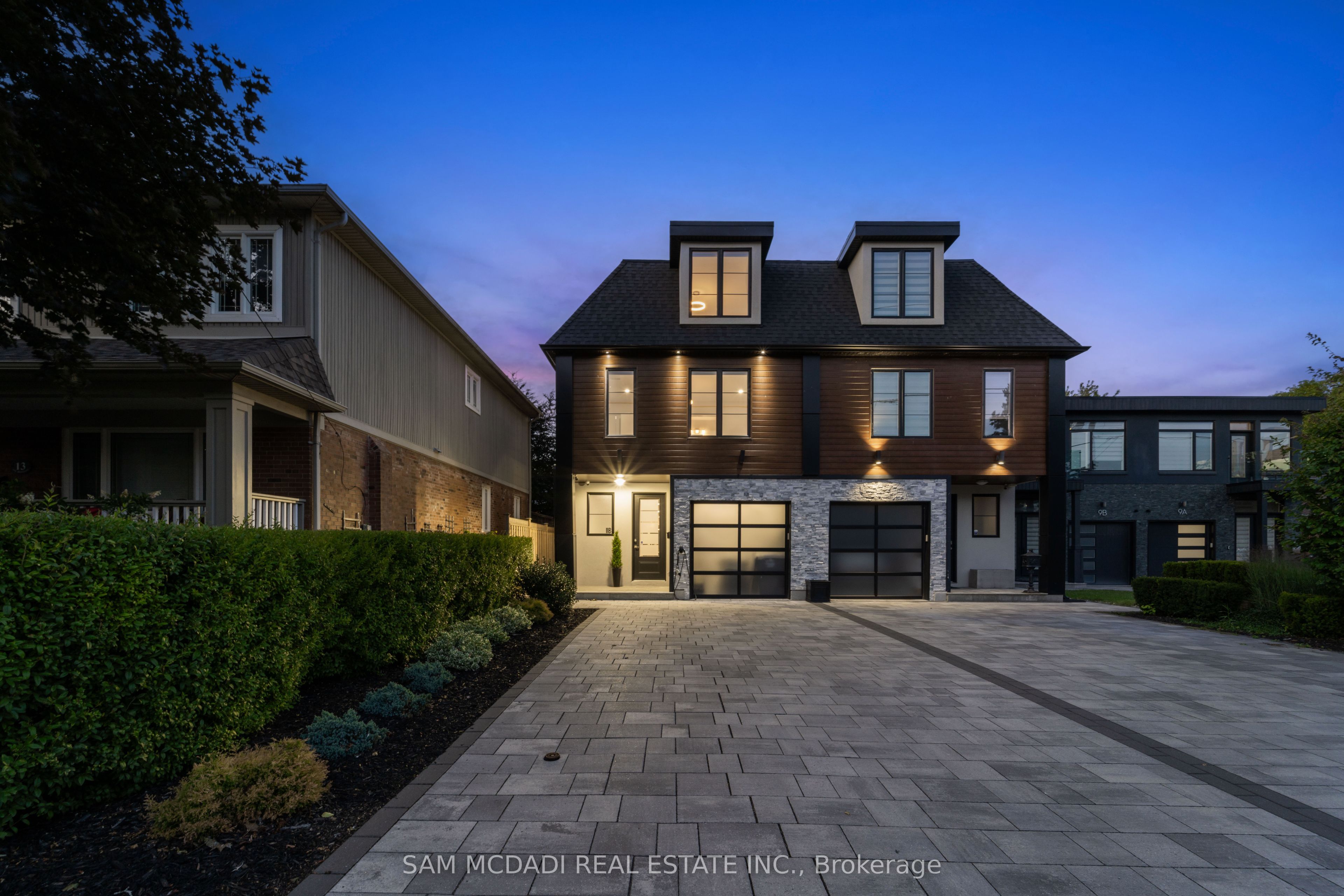 11B Maple Avenue N, Mississauga, ON L5H 2R9