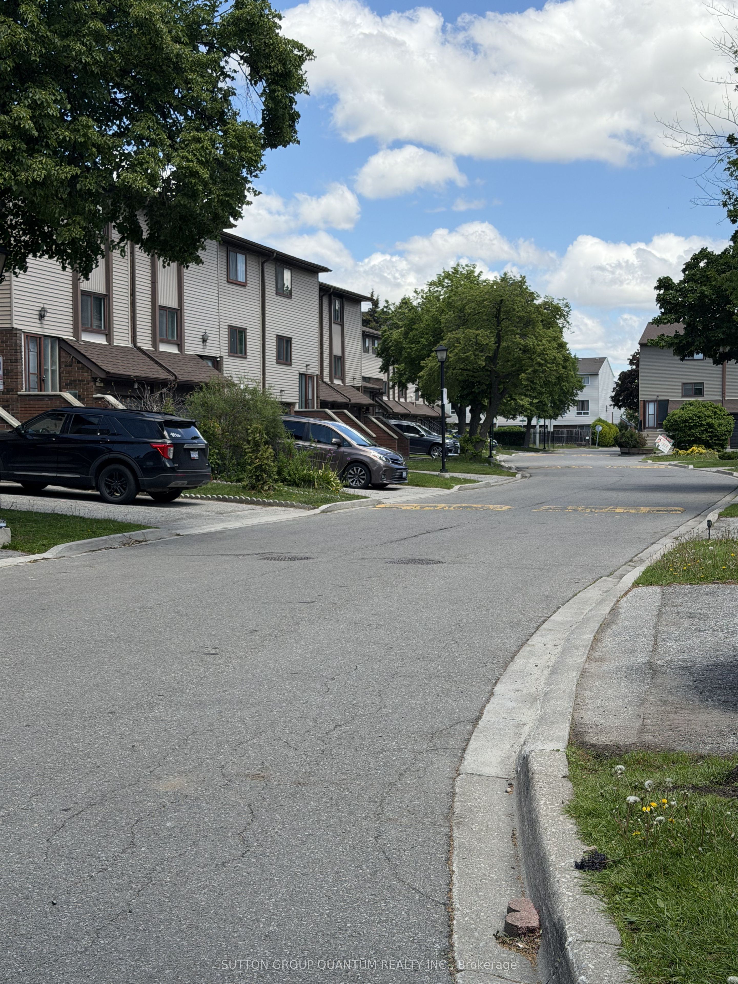 48 Carleton Place S, Brampton, ON L6T 3Z4 photo 3