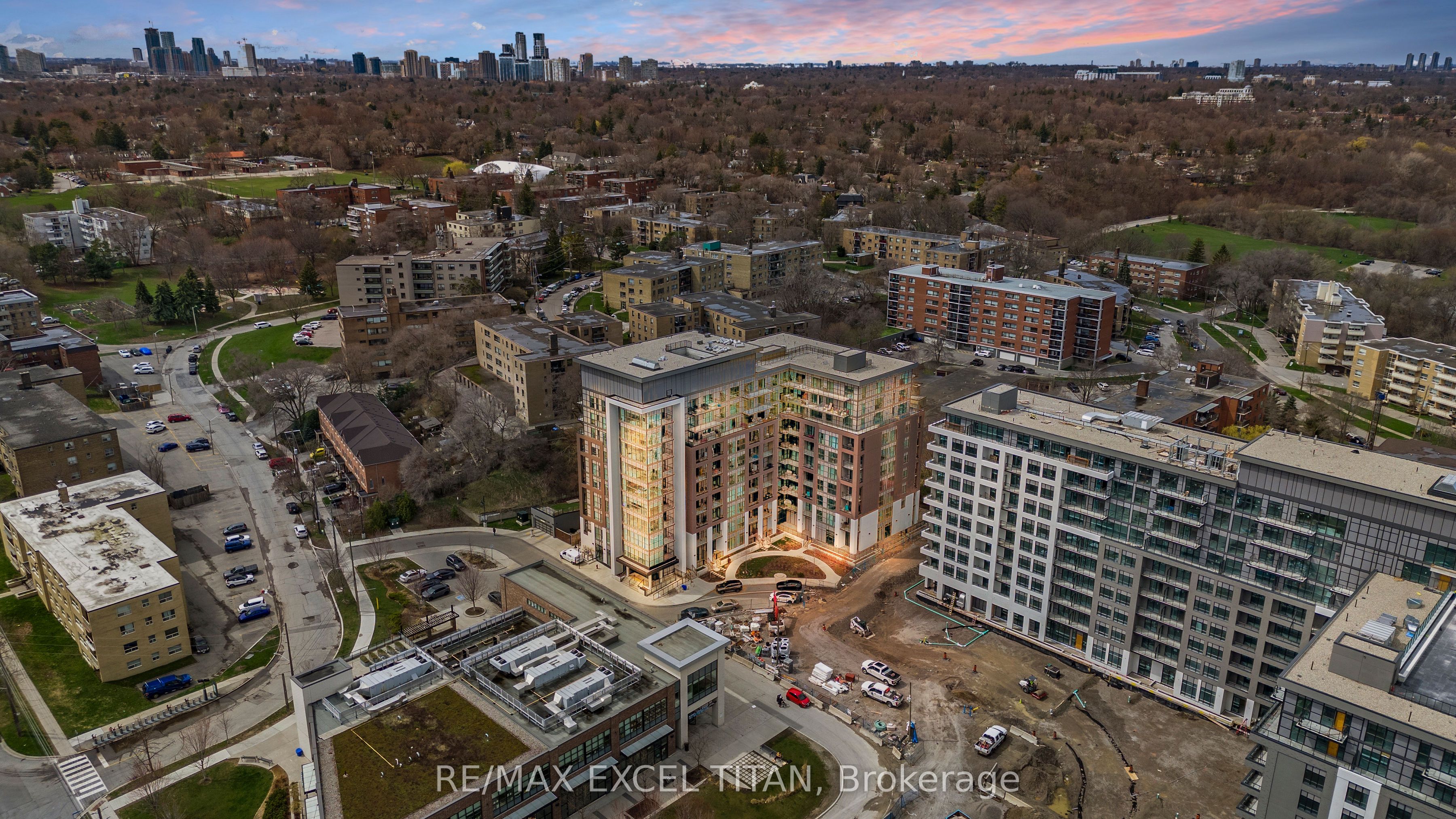 25 Neighbourhood Lane 205, Toronto, ON M8Y 0C4