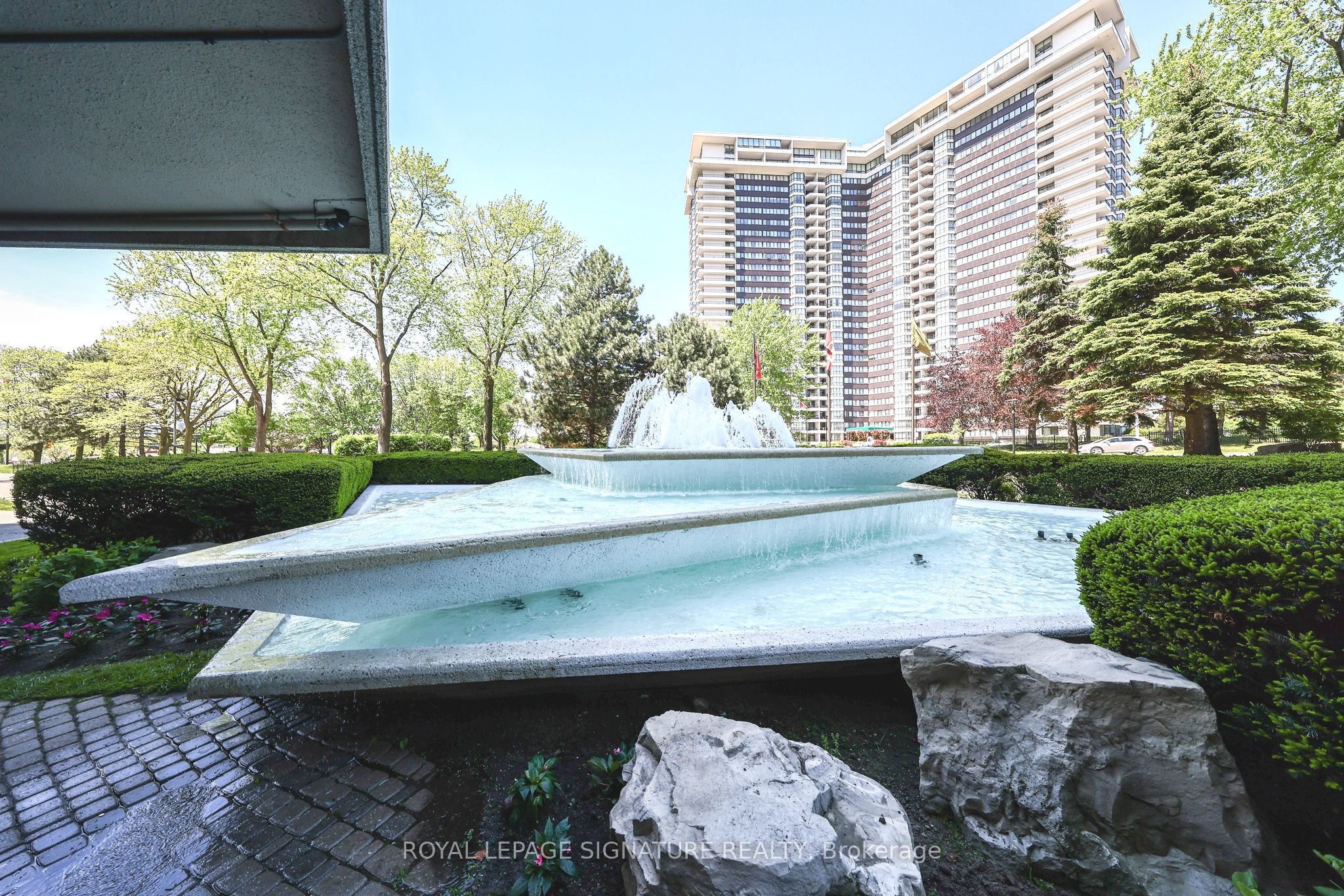 1300 Bloor Street 803, Mississauga, ON L4Y 3Z2 photo 2