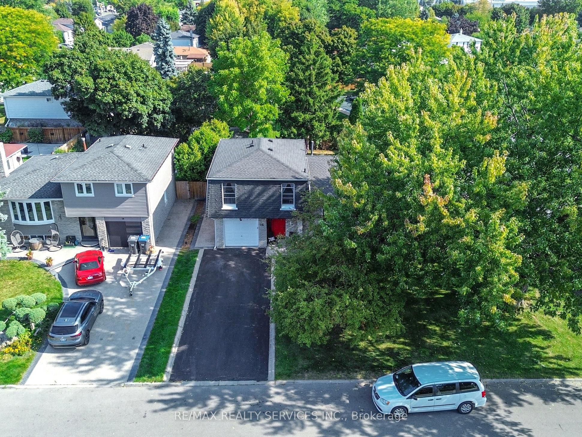 16 Grassington Crescent, Brampton, ON L6S 1Z6 photo 3