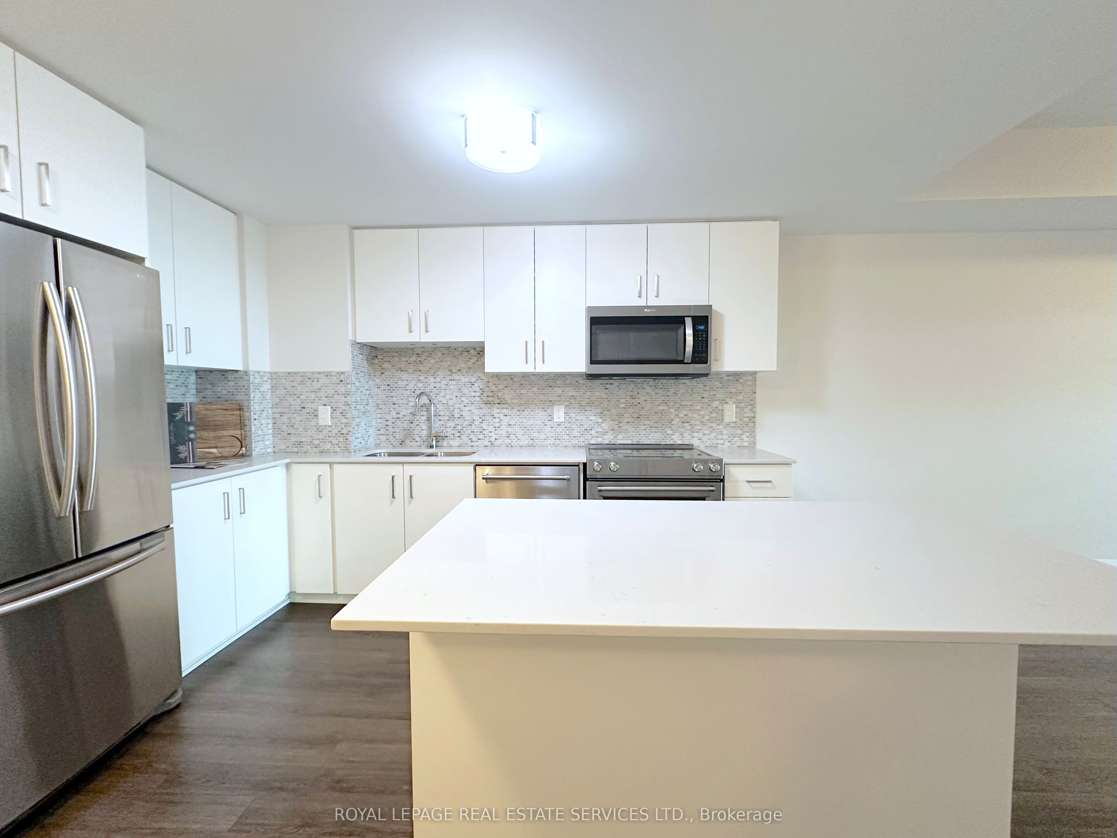 2333 Taunton Road 101, Oakville, ON L6H 0N5 photo 3