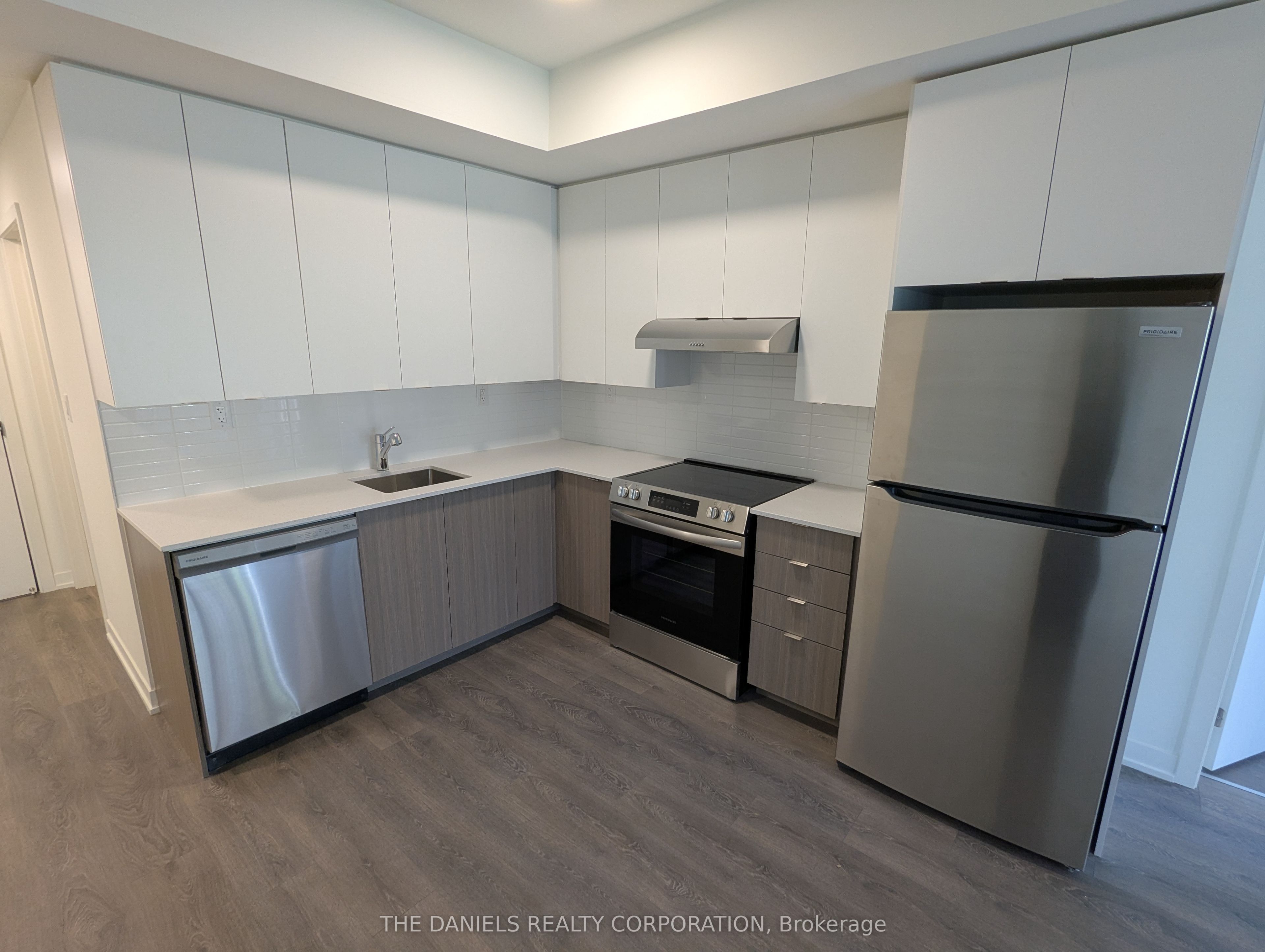 135 Canon Jackson Drive 110, Toronto, ON M6M 0C3