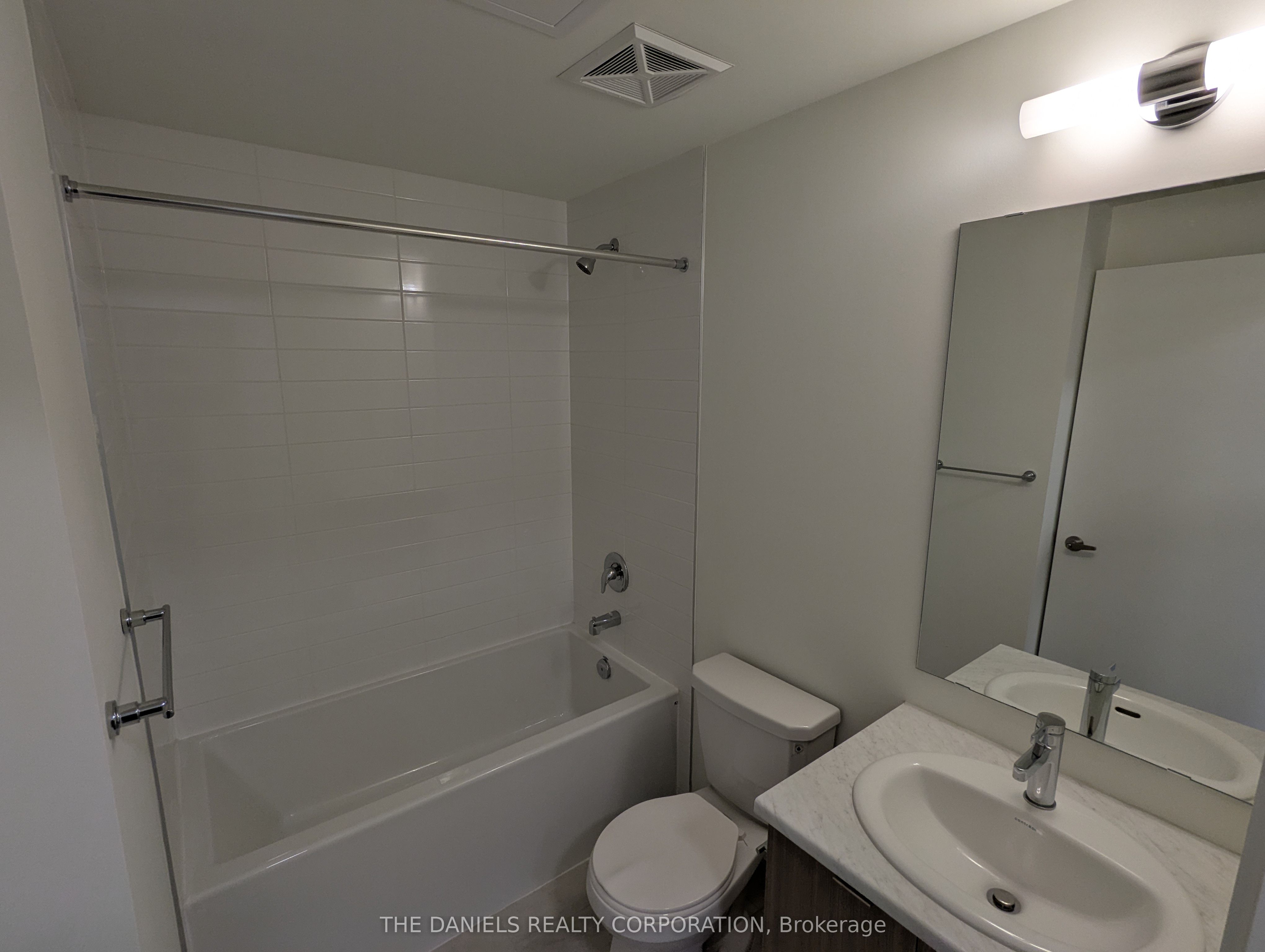135 Canon Jackson Drive 110, Toronto, ON M6M 0C3 photo 3