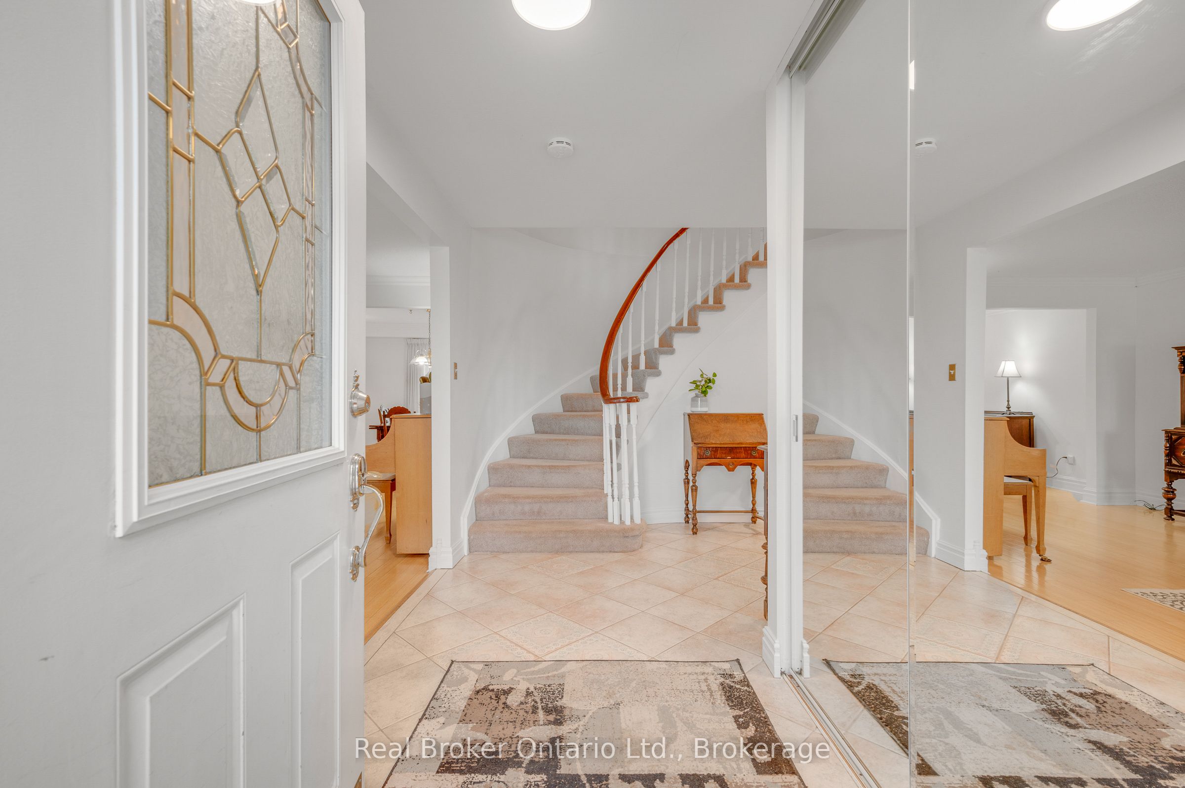 6366 Miller's Grove, Mississauga, ON L5N 3M7 photo 2