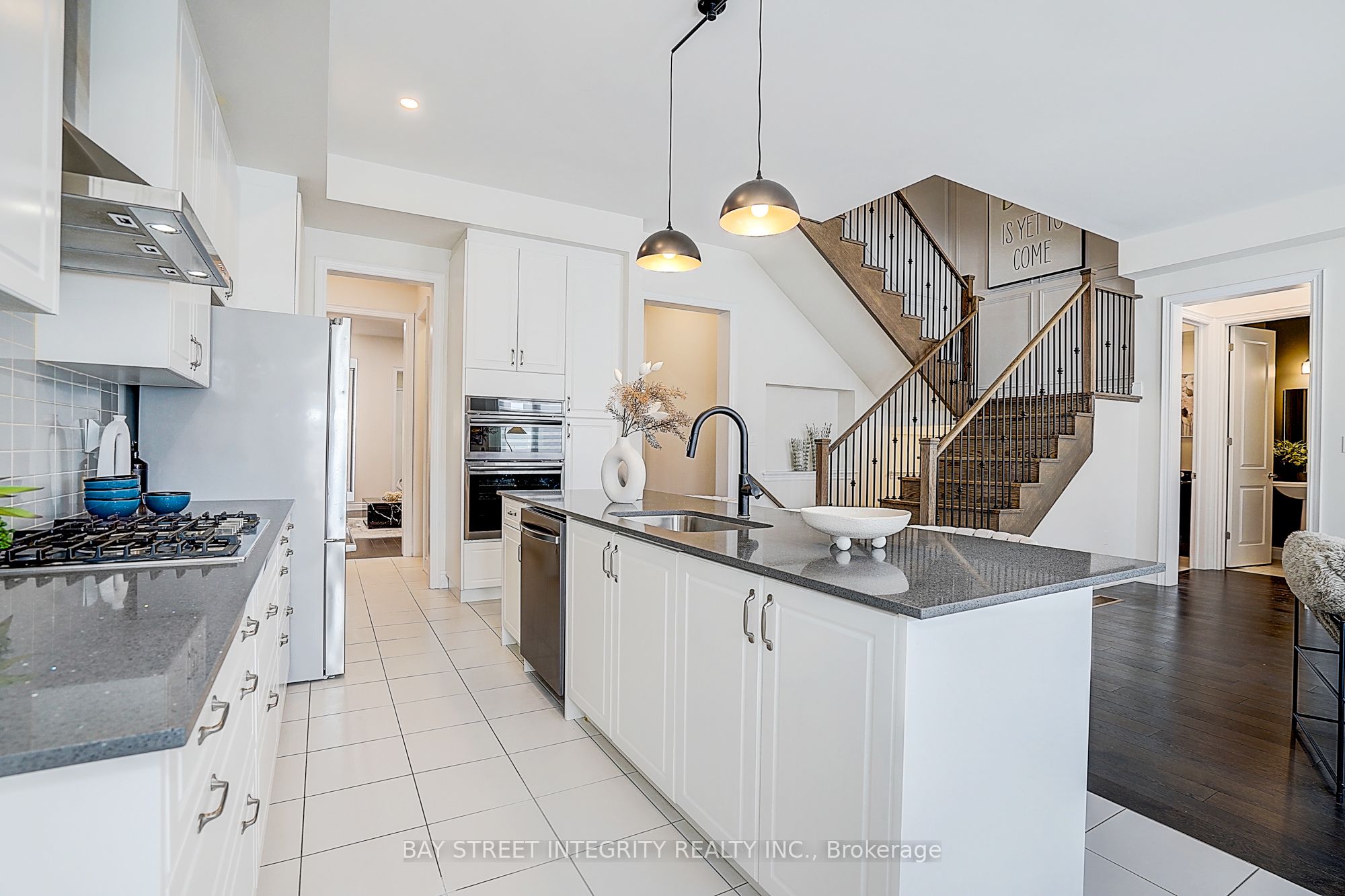 38 Settlers Road E, Oakville, ON L6H 0Y8