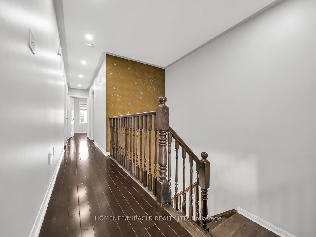 55 Secord Crescent, Brampton, ON L6X 4Y8 photo 2