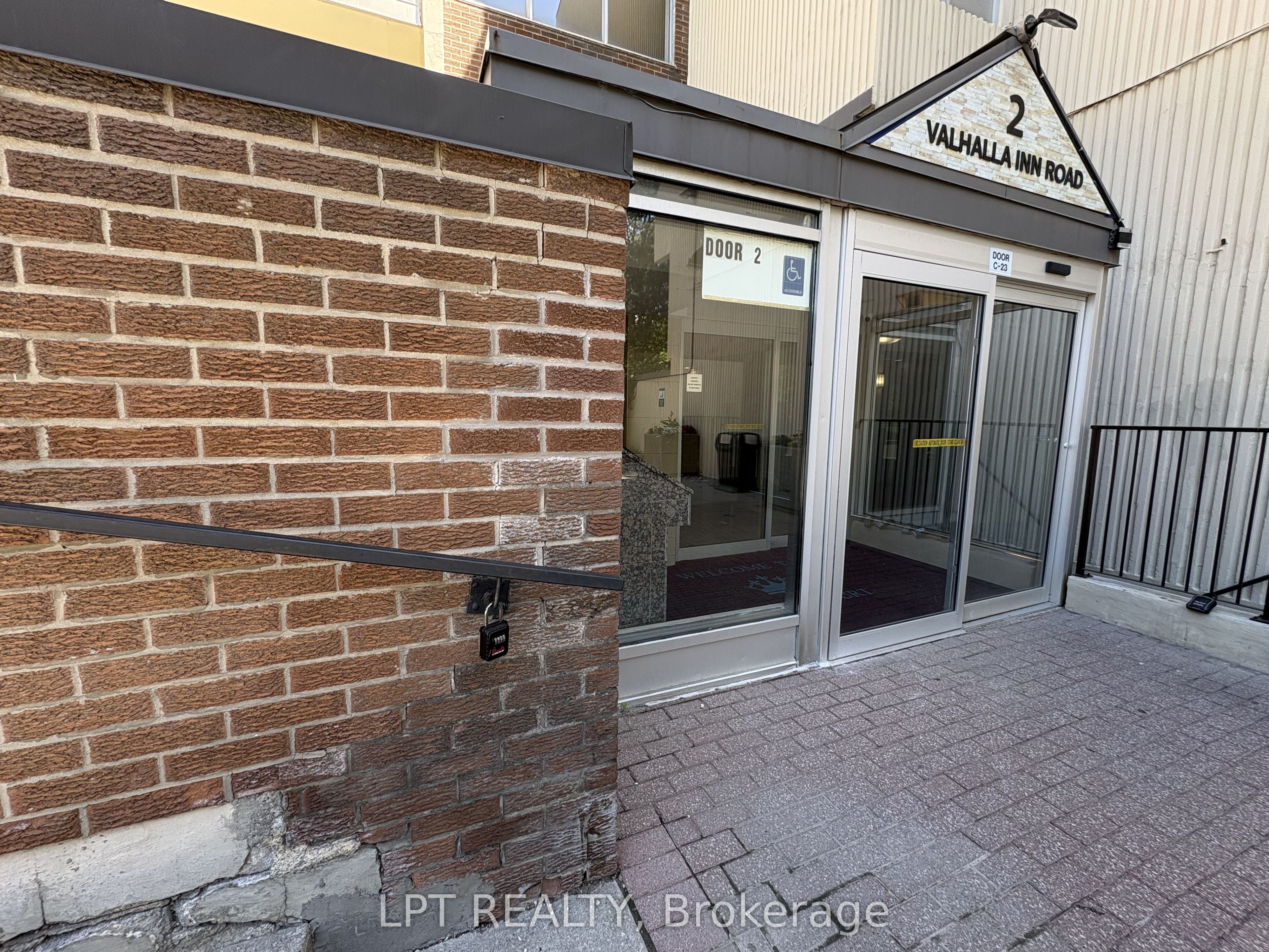 2 Valhalla Inn Road 332, Toronto, ON M9B 6C3 photo 4
