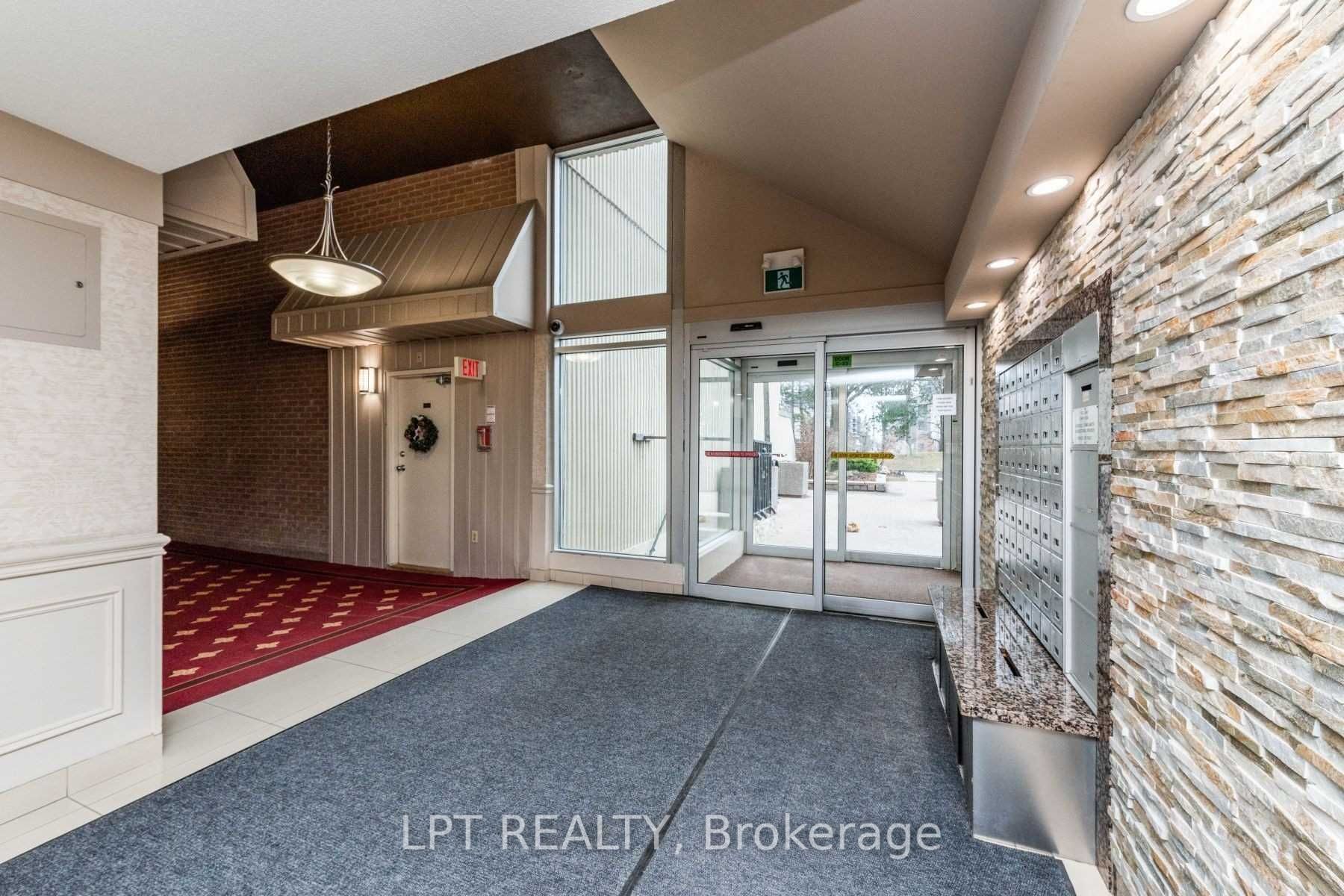 2 Valhalla Inn Road 332, Toronto, ON M9B 6C3 photo 5