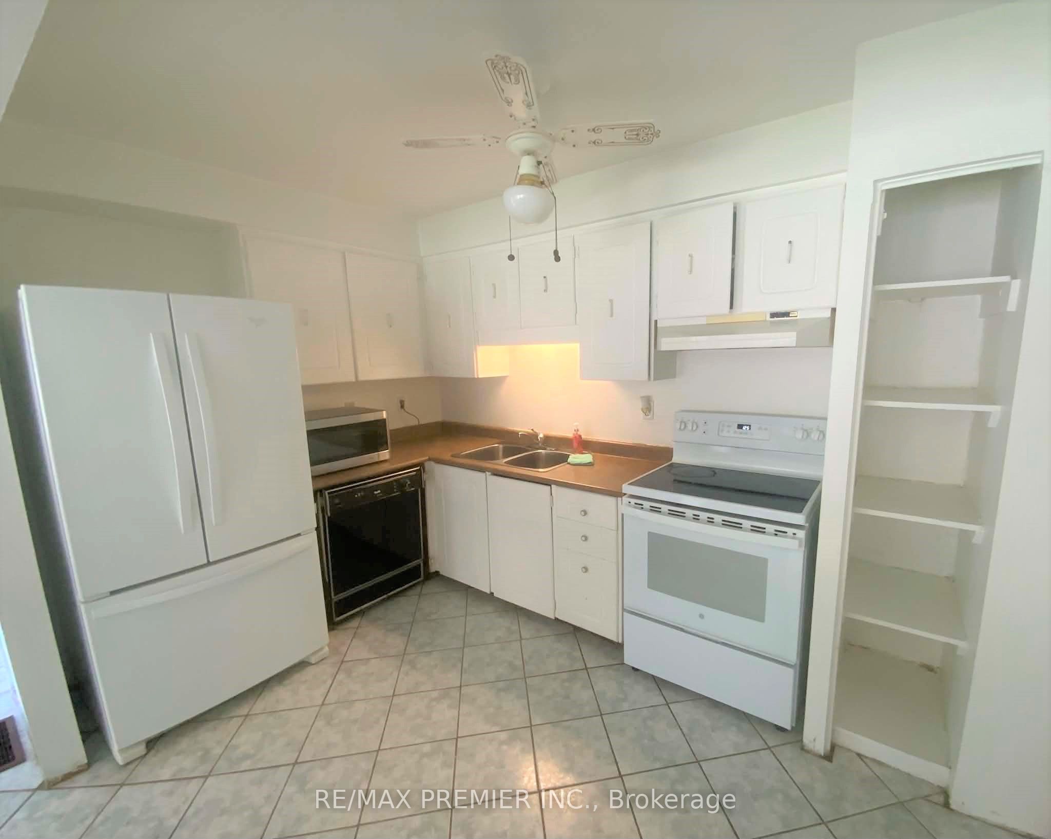 248 John Garland Boulevard 82, Toronto, ON M9V 1N8 photo 5