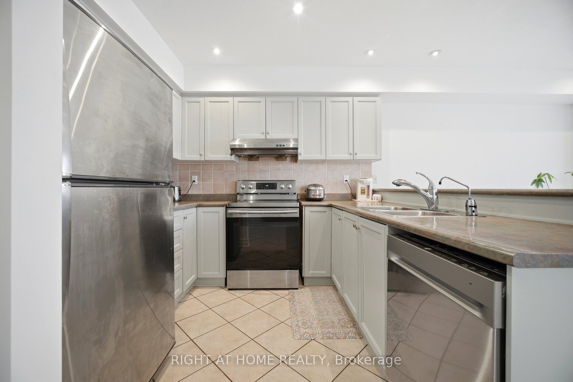 8 Richelieu Court, Caledon, ON L7E 2M3 photo 4